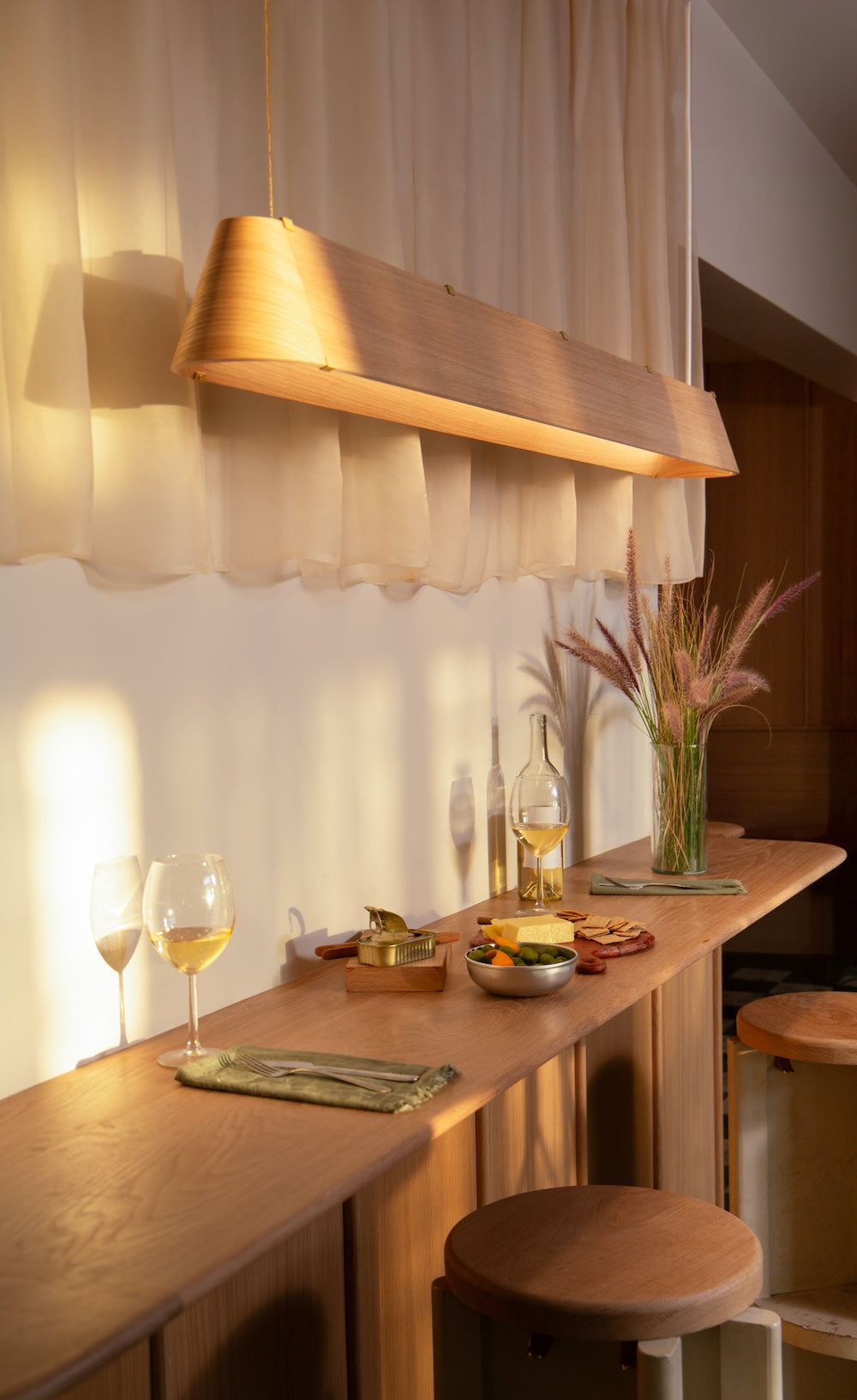 Vertical Beam 65 Lifestyle