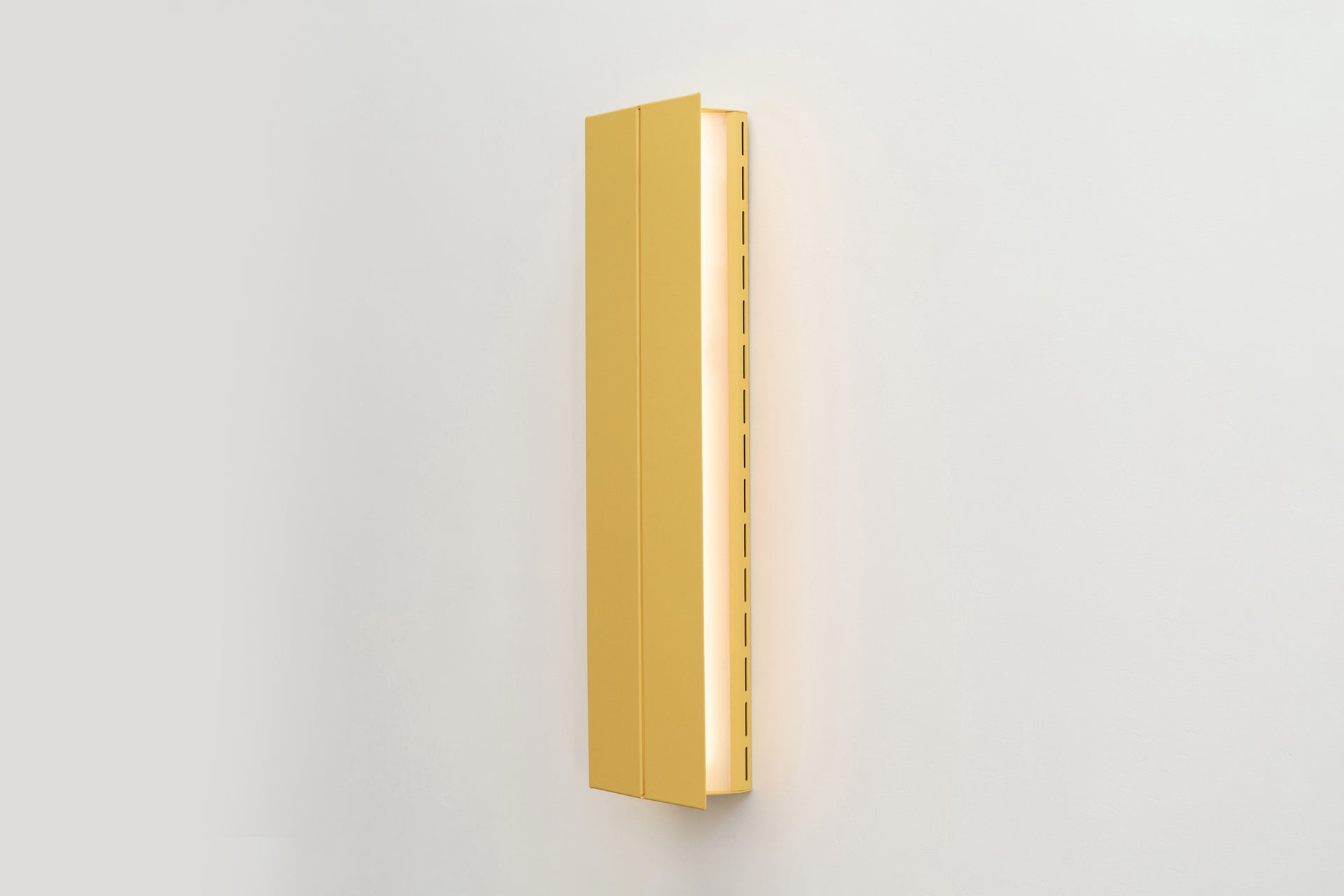 Ada Sconce 25 - Beeswax