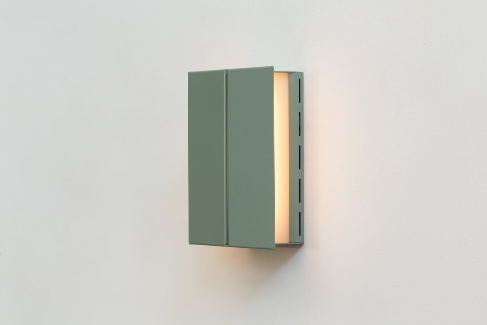 Ada Sconce 9 - Agave