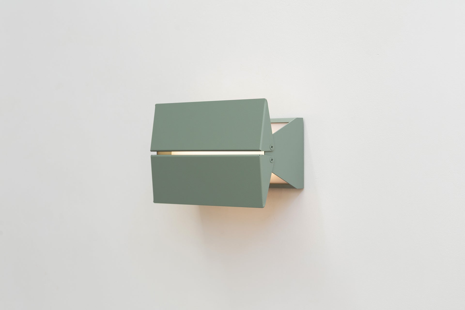 Ada Sconce 9 - Agave