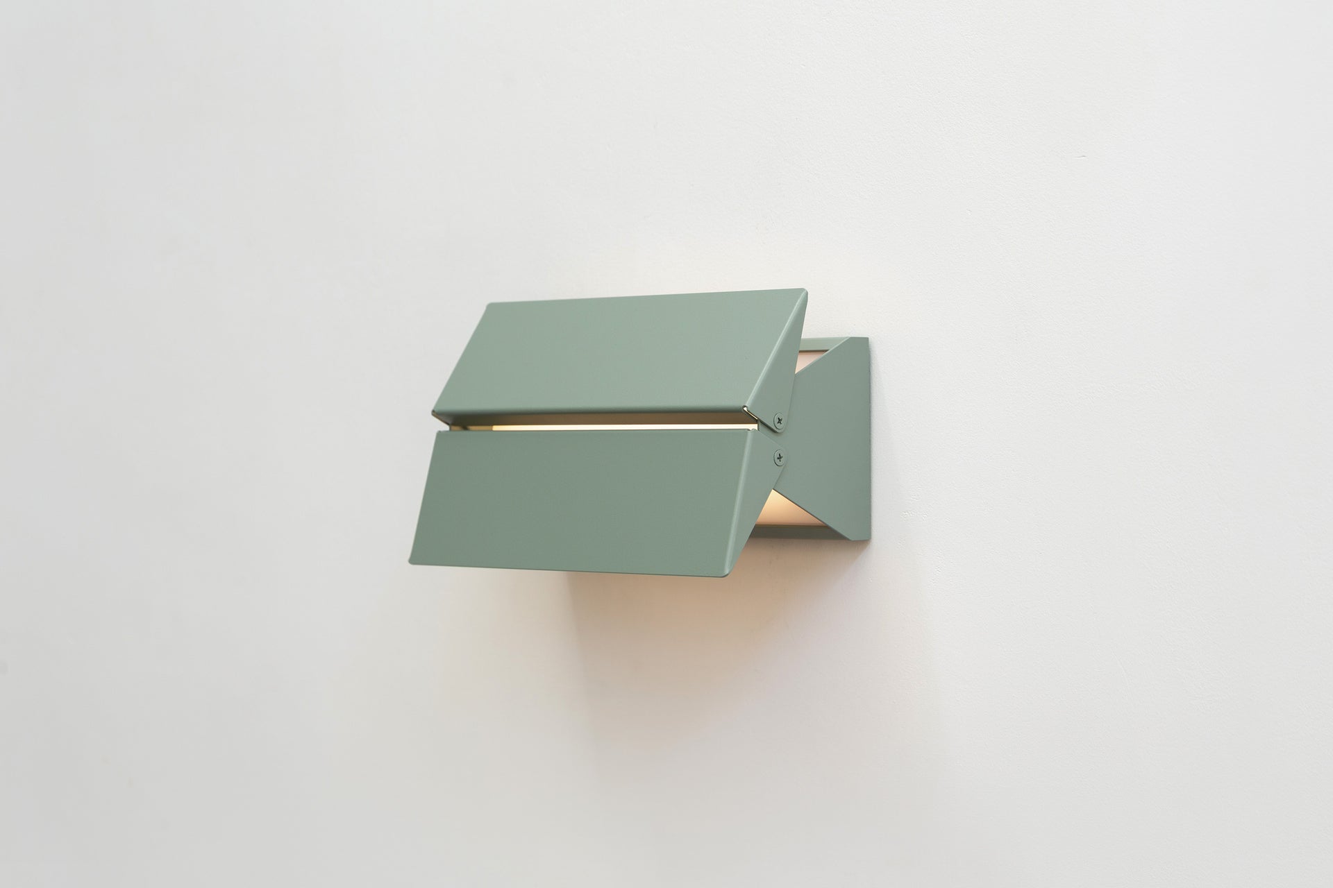 Ada Sconce 9 - Agave