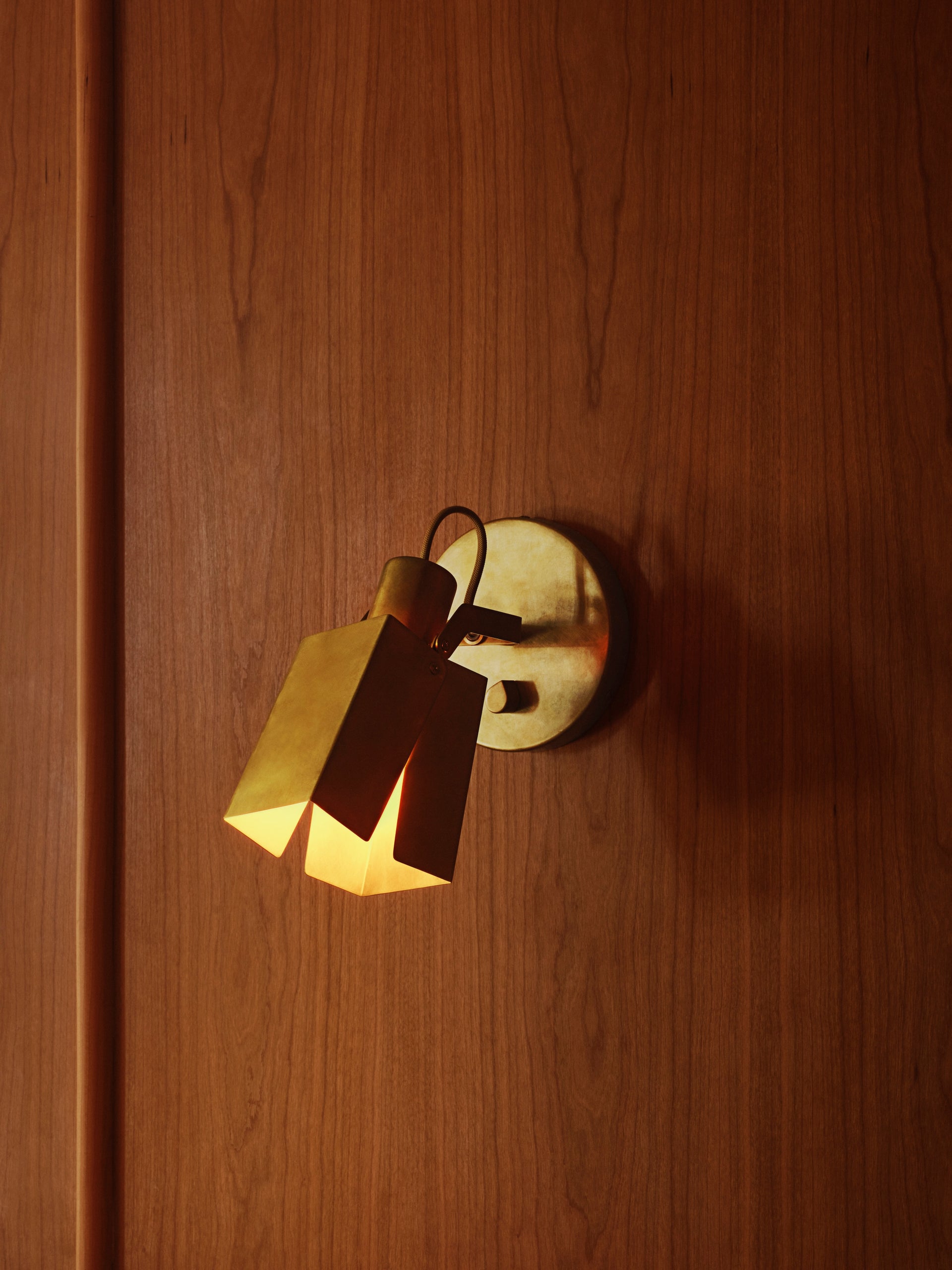 Peek Sconce Vertical Lifestyle