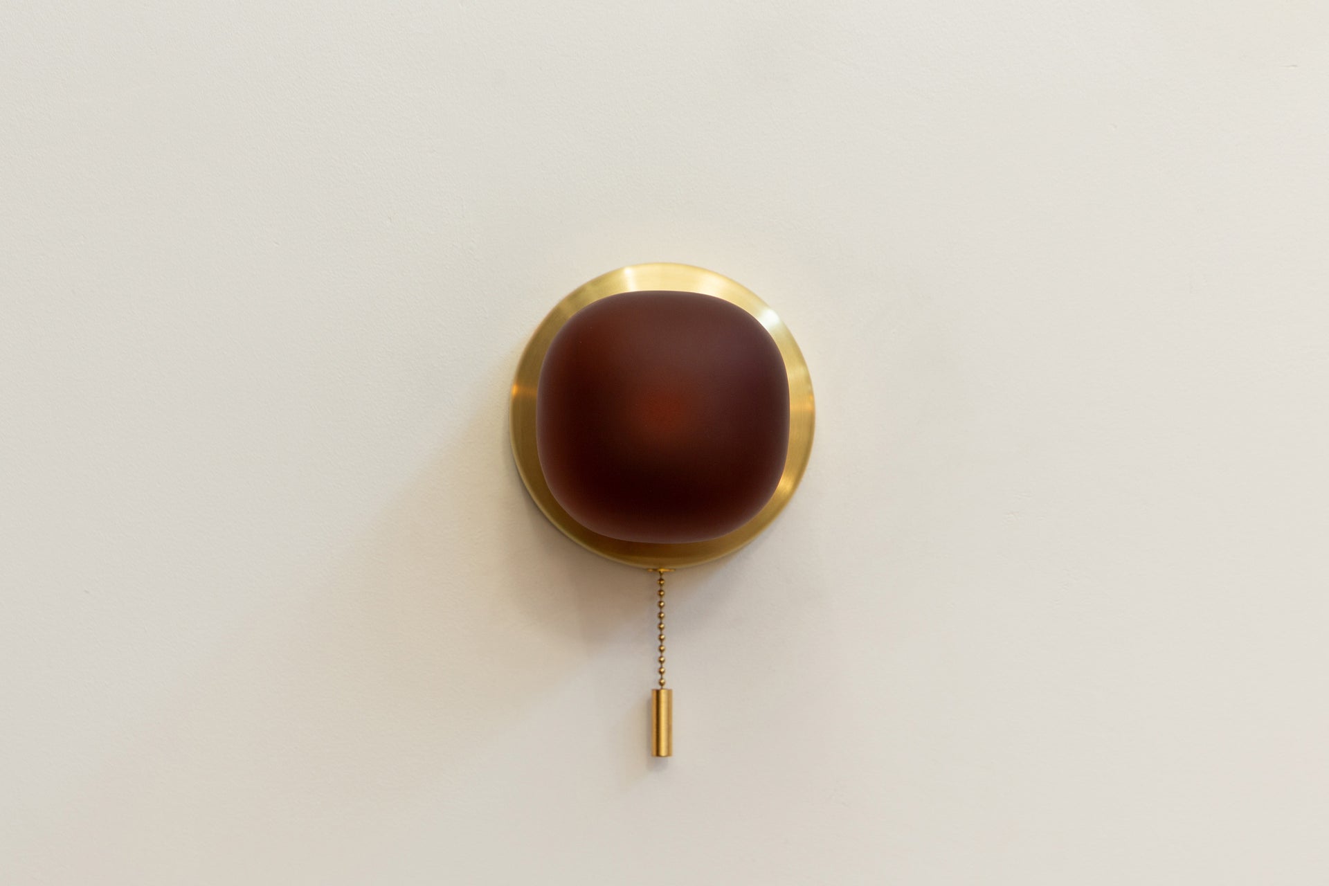 Pearl Amber - Pull Chain
