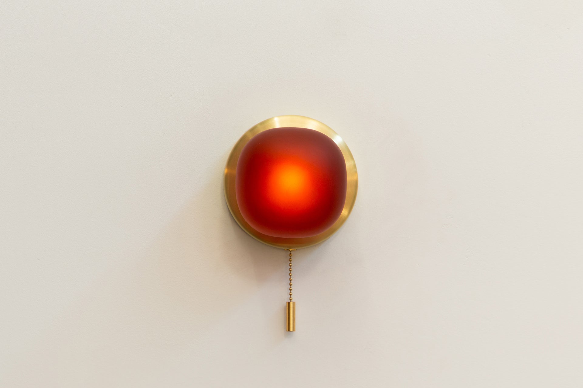 Pearl Amber - Pull Chain