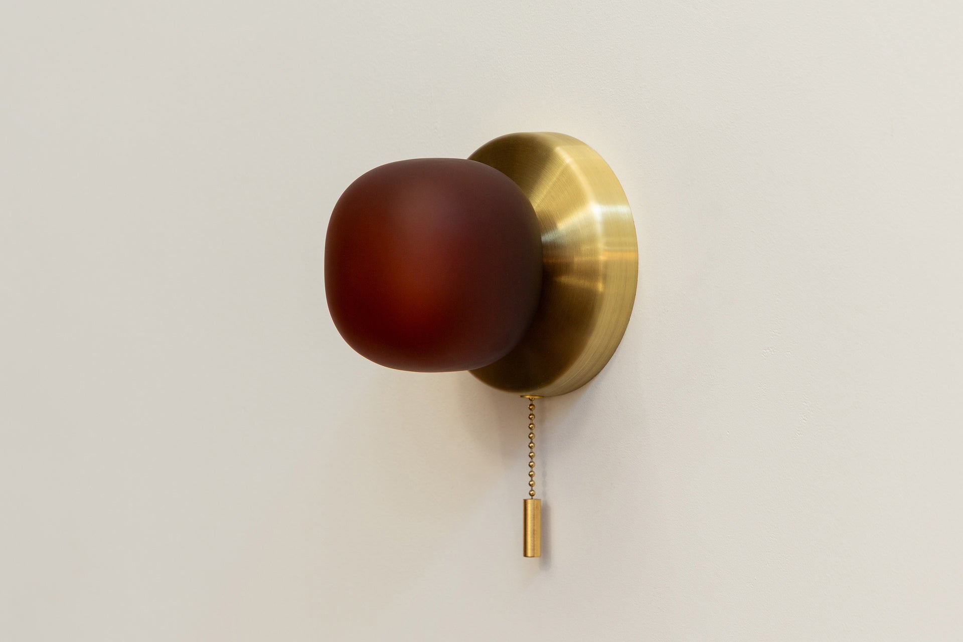 Pearl Amber - Pull Chain