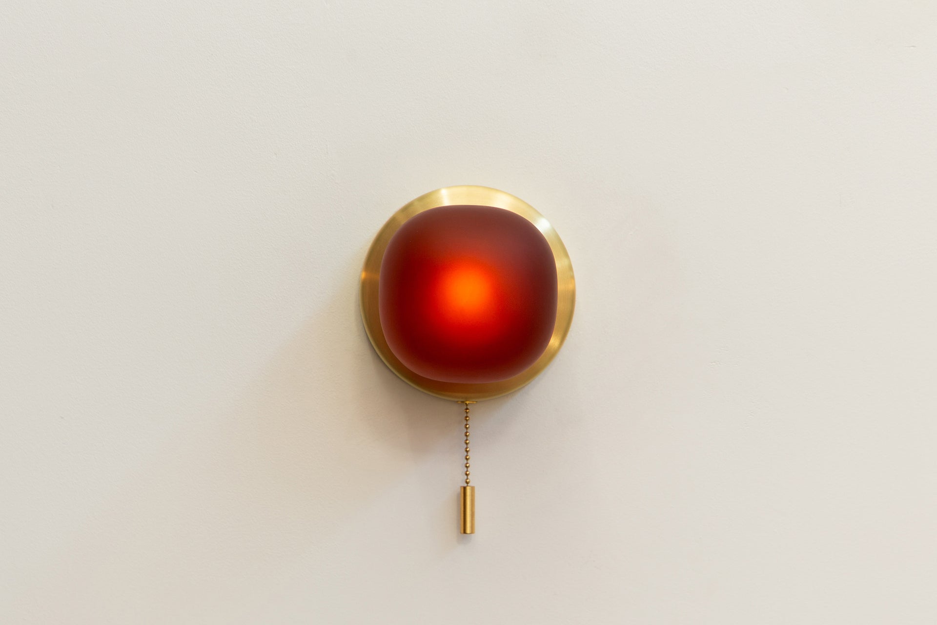 Pearl Amber - Pull Chain