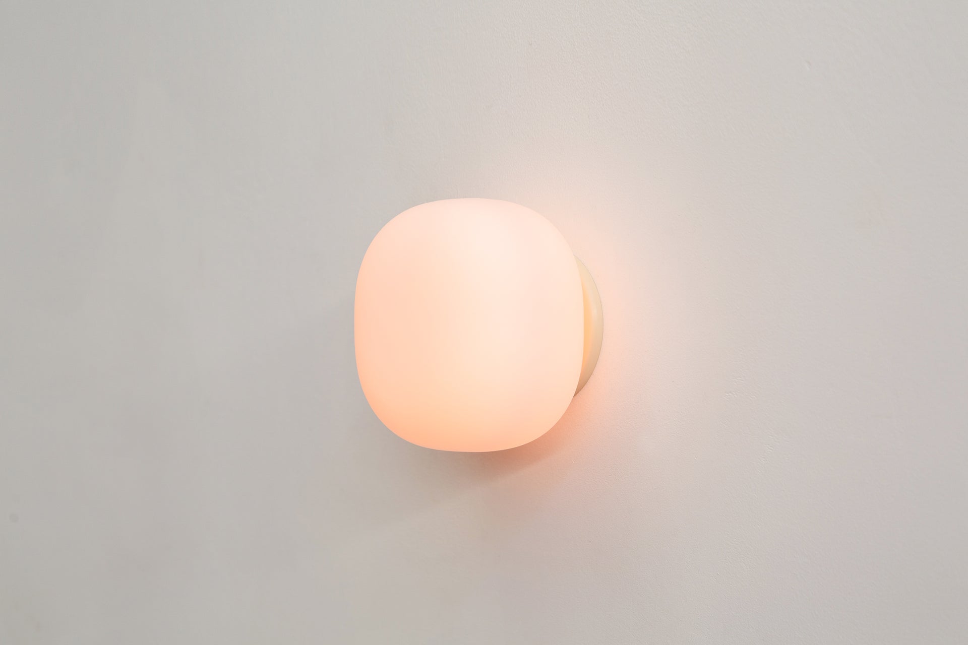 Pearl Sconce - 6" ADA,3.5",Canvas