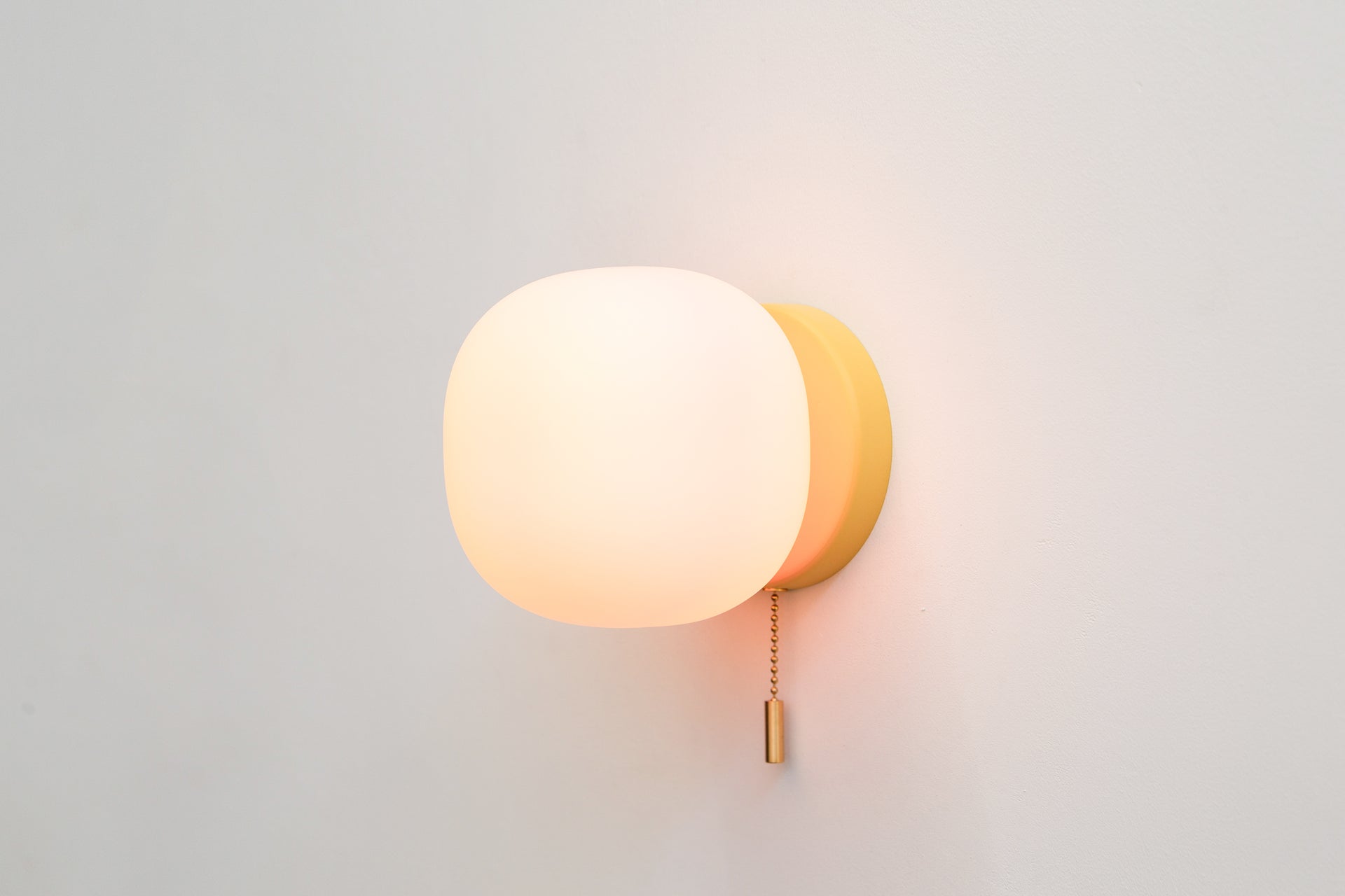 Pearl Pull Chain - 6",Beeswax