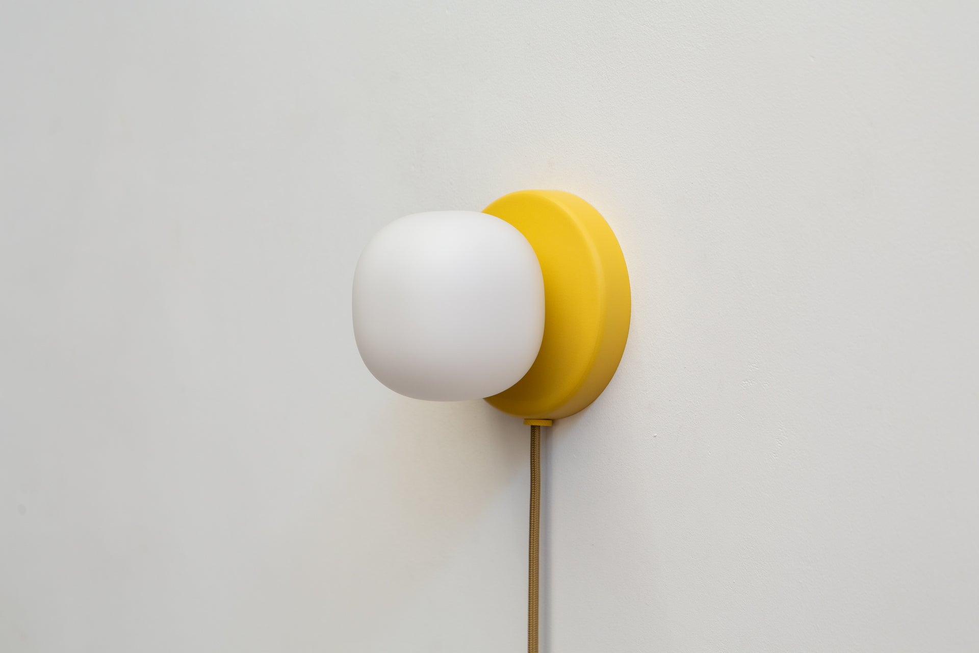Pearl Sconce Plug-In - 4",Beeswax
