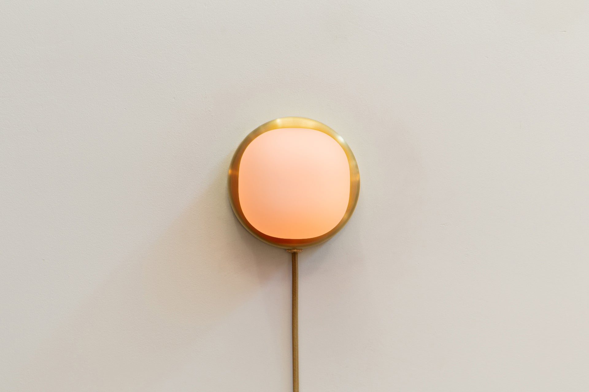 Pearl Sconce Plug-In - 4",Brass