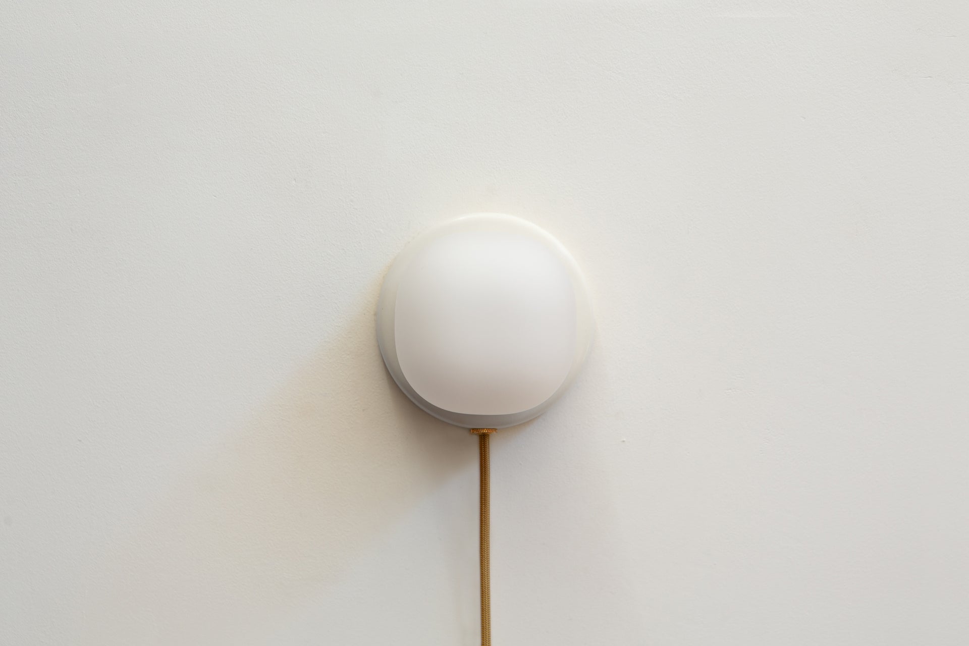 Pearl Sconce Plug-In - 4",White