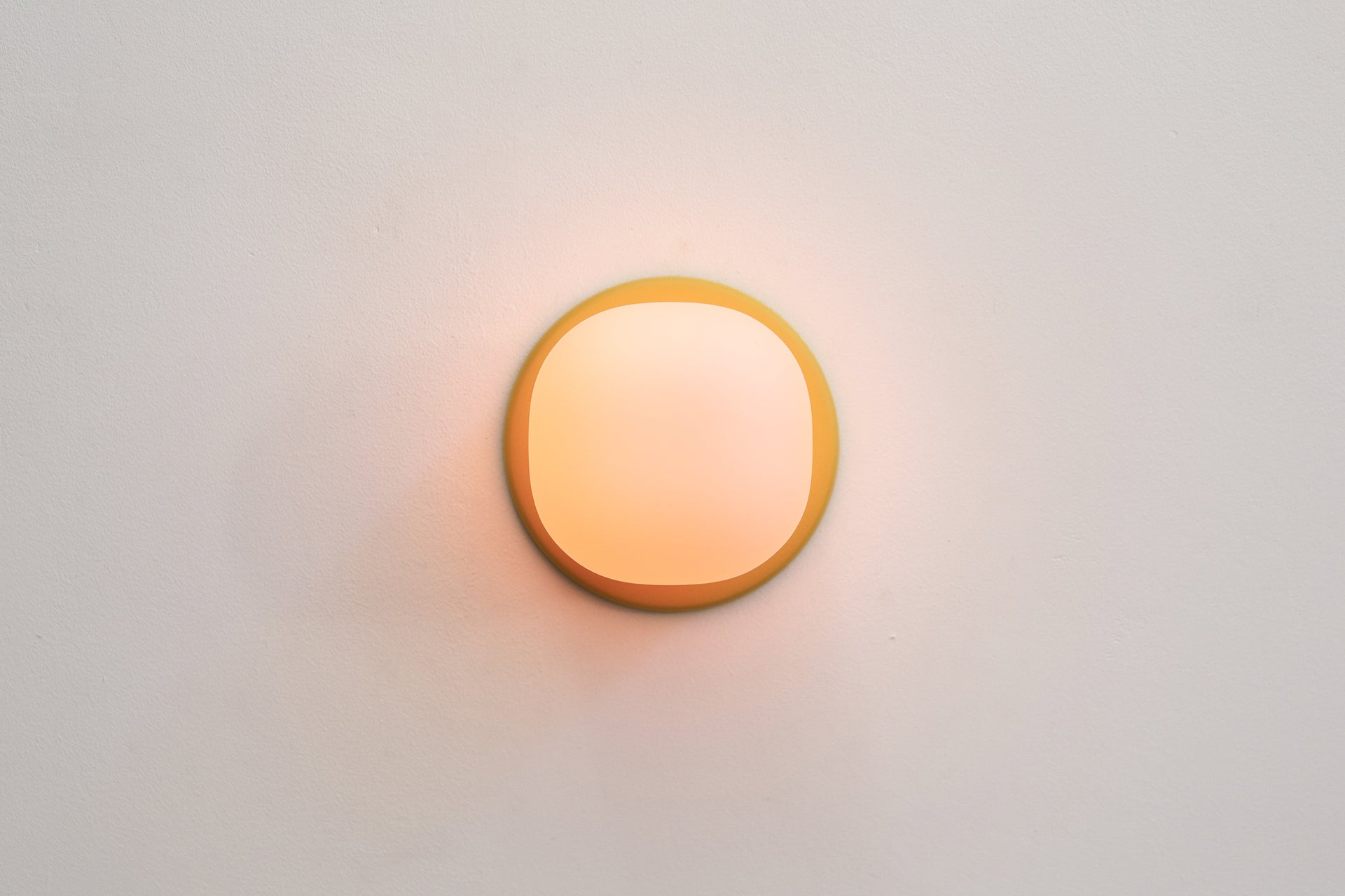 Pearl Sconce - 4",4.5",Beeswax