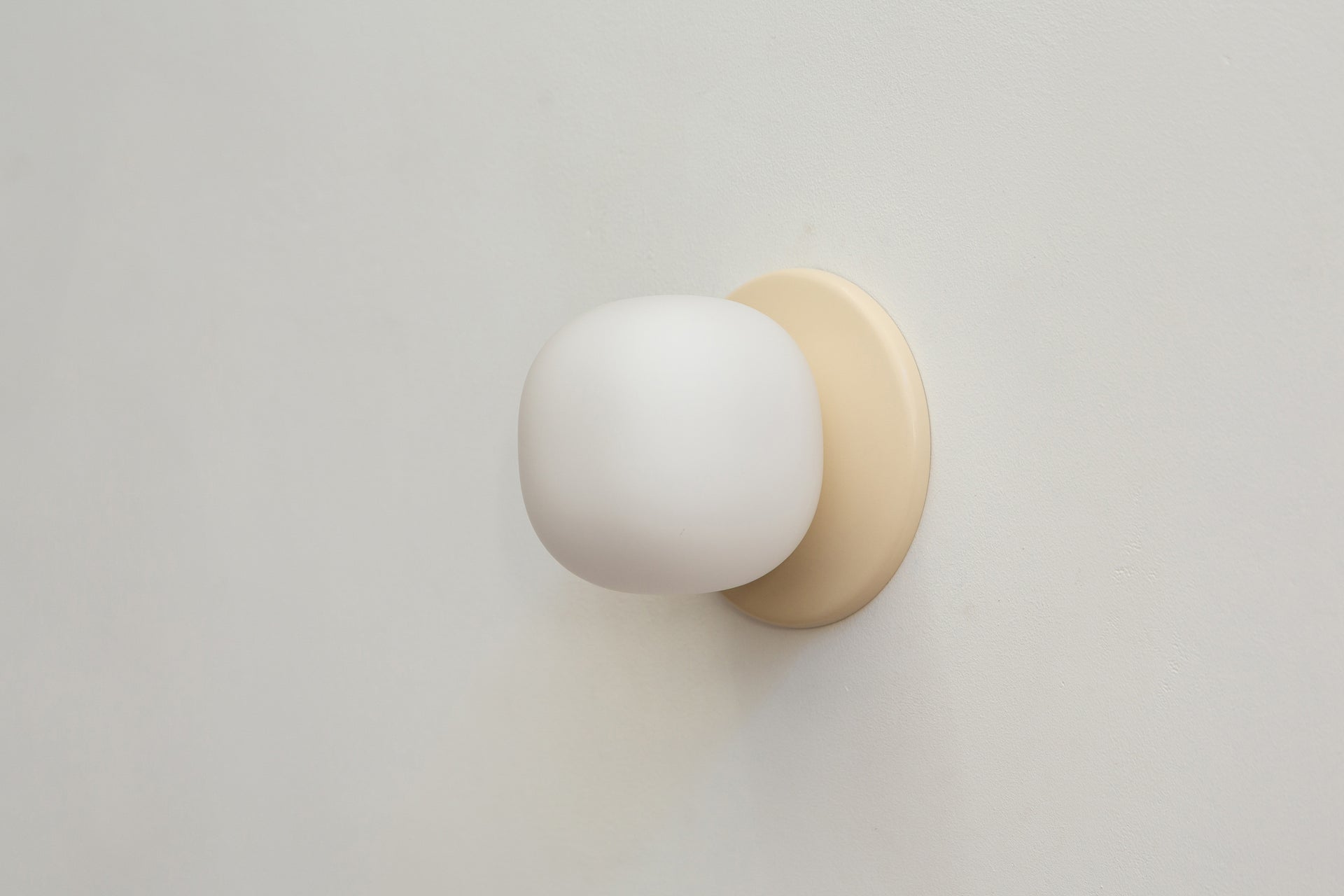 Pearl Sconce - 4",4.5",Canvas