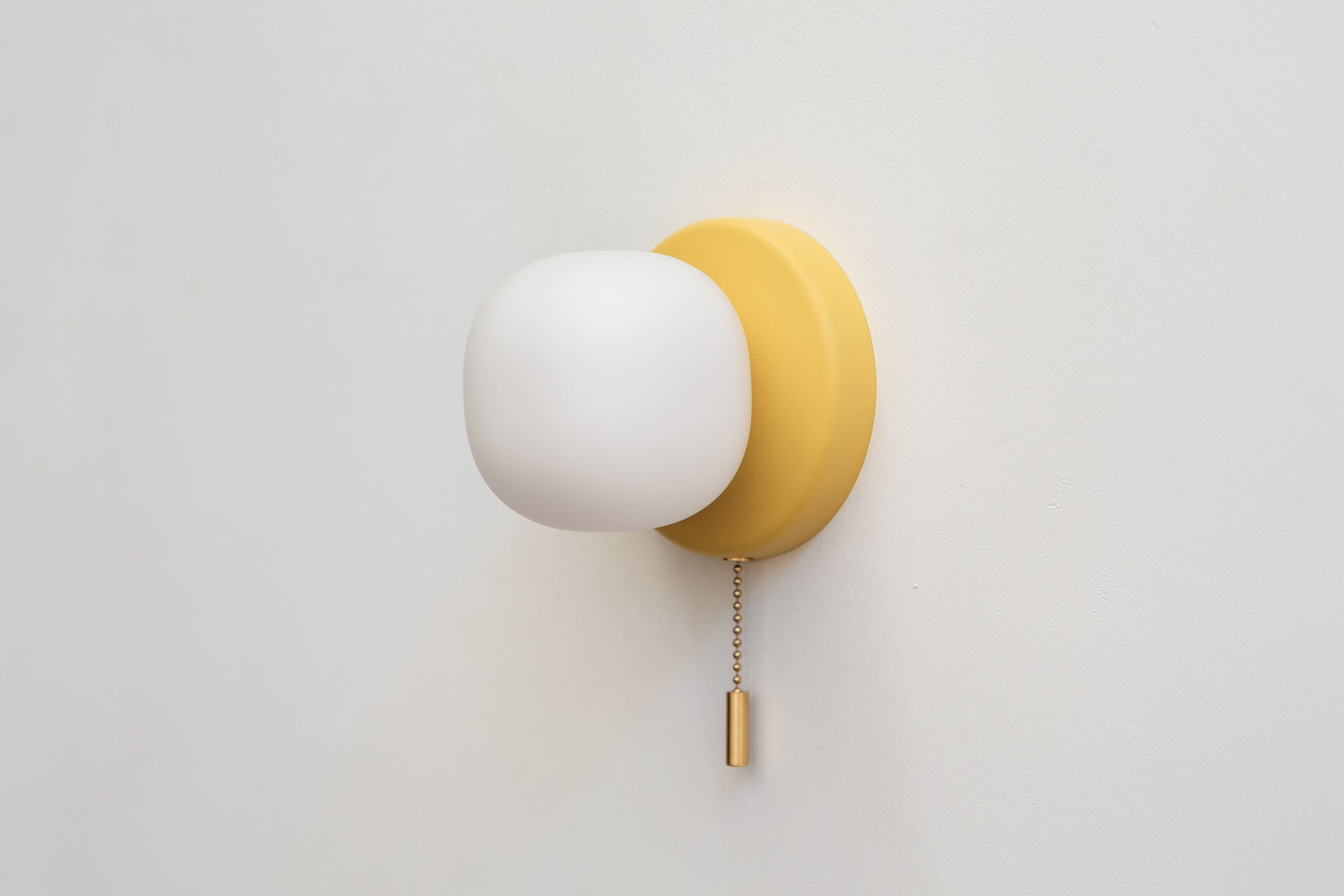 Pearl Pull Chain - 4",Beeswax
