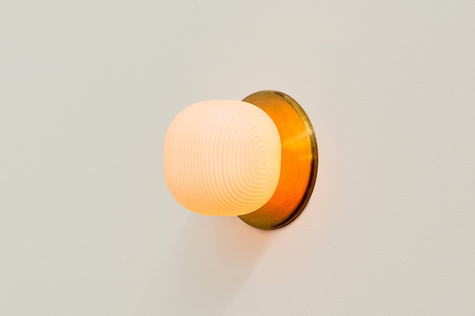 Pearl Sconce - 4" Reeded,4.5",Brass