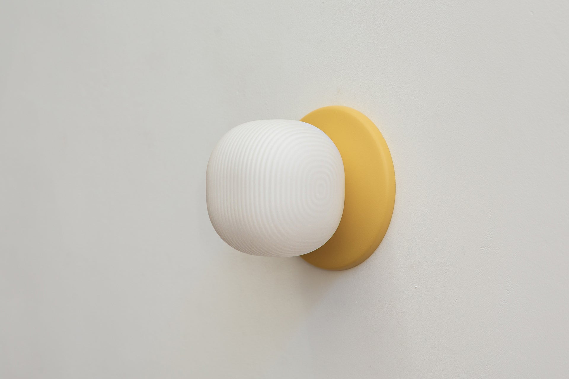 Pearl Reeded - 4.5",Beeswax