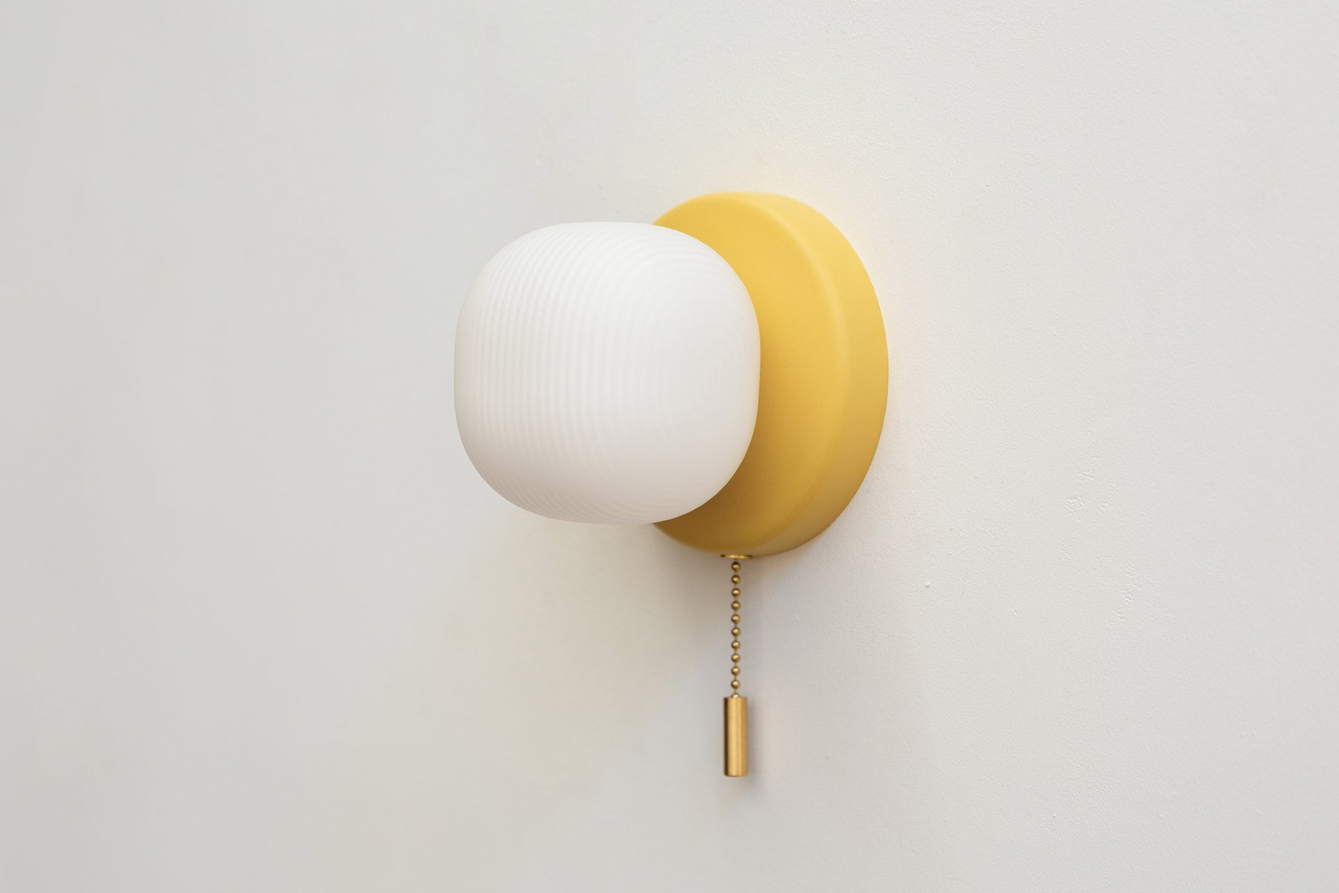 Pearl Pull Chain - 4" Reeded,Beeswax
