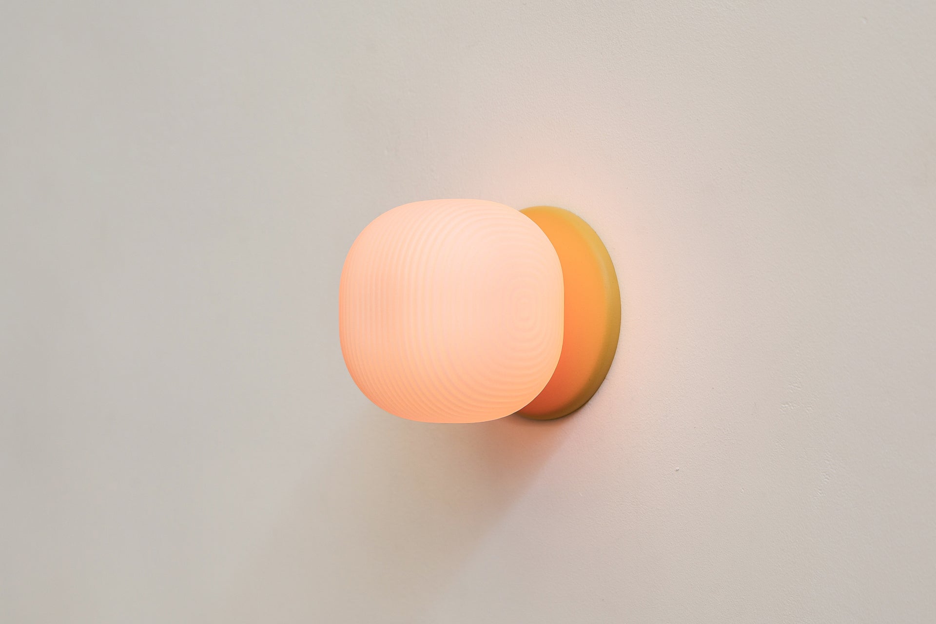 Pearl Sconce - 4" Reeded,3.5",Beeswax