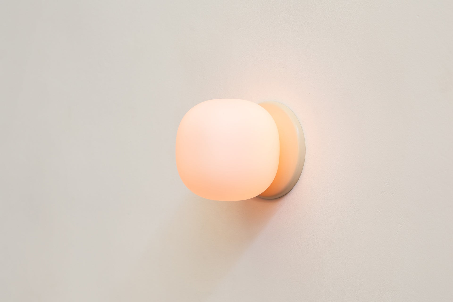 Pearl Sconce - 4",3.5",Canvas