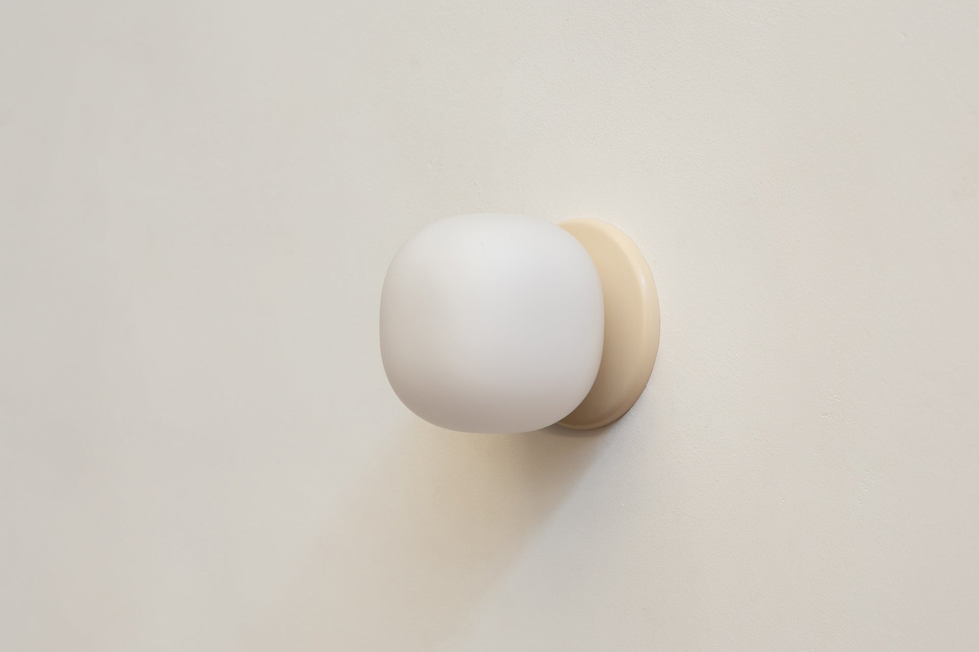 Pearl Sconce - 4",3.5",Canvas