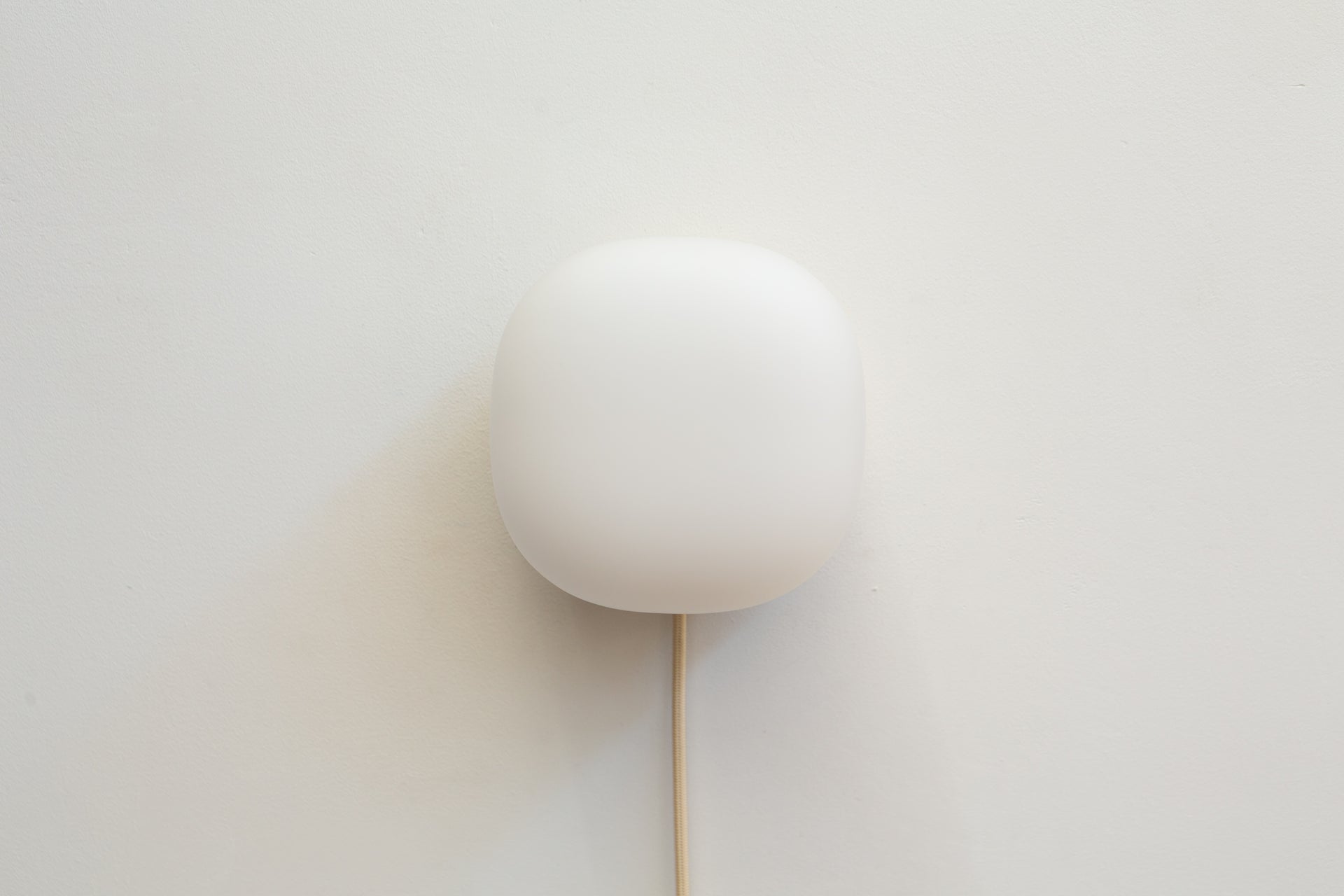 Pearl Sconce Plug-In - 6" ADA,Canvas