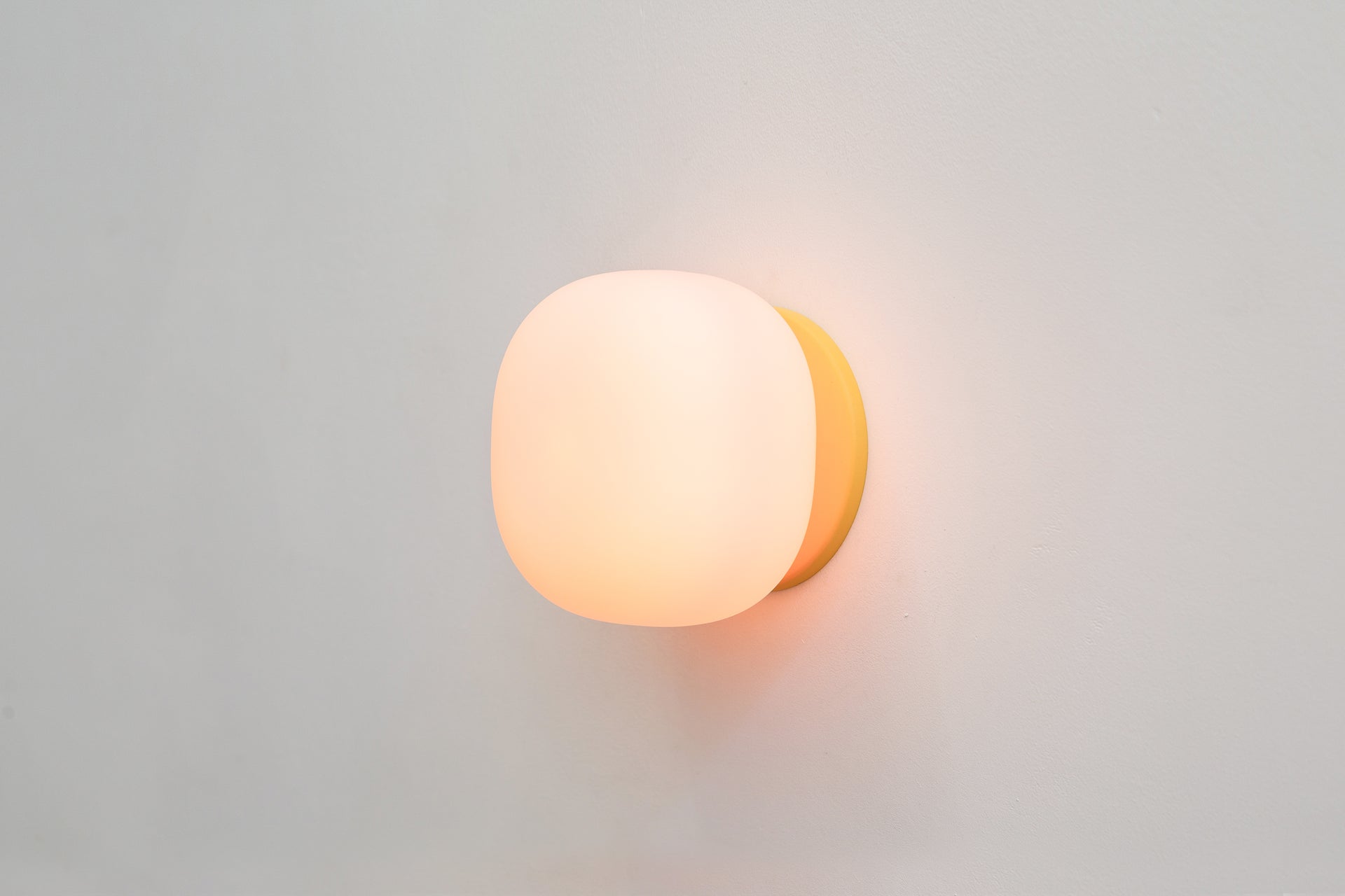 Pearl Sconce - 6" ADA,4.5",Beeswax