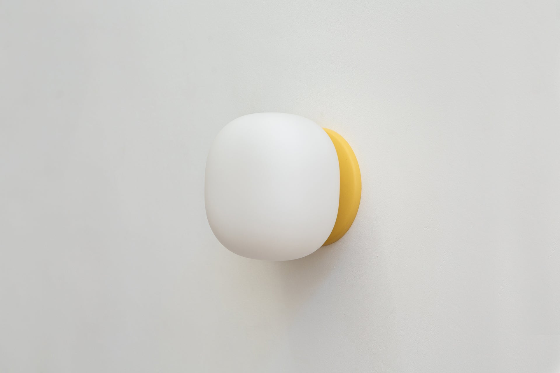 Pearl Sconce - 6" ADA,4.5",Beeswax