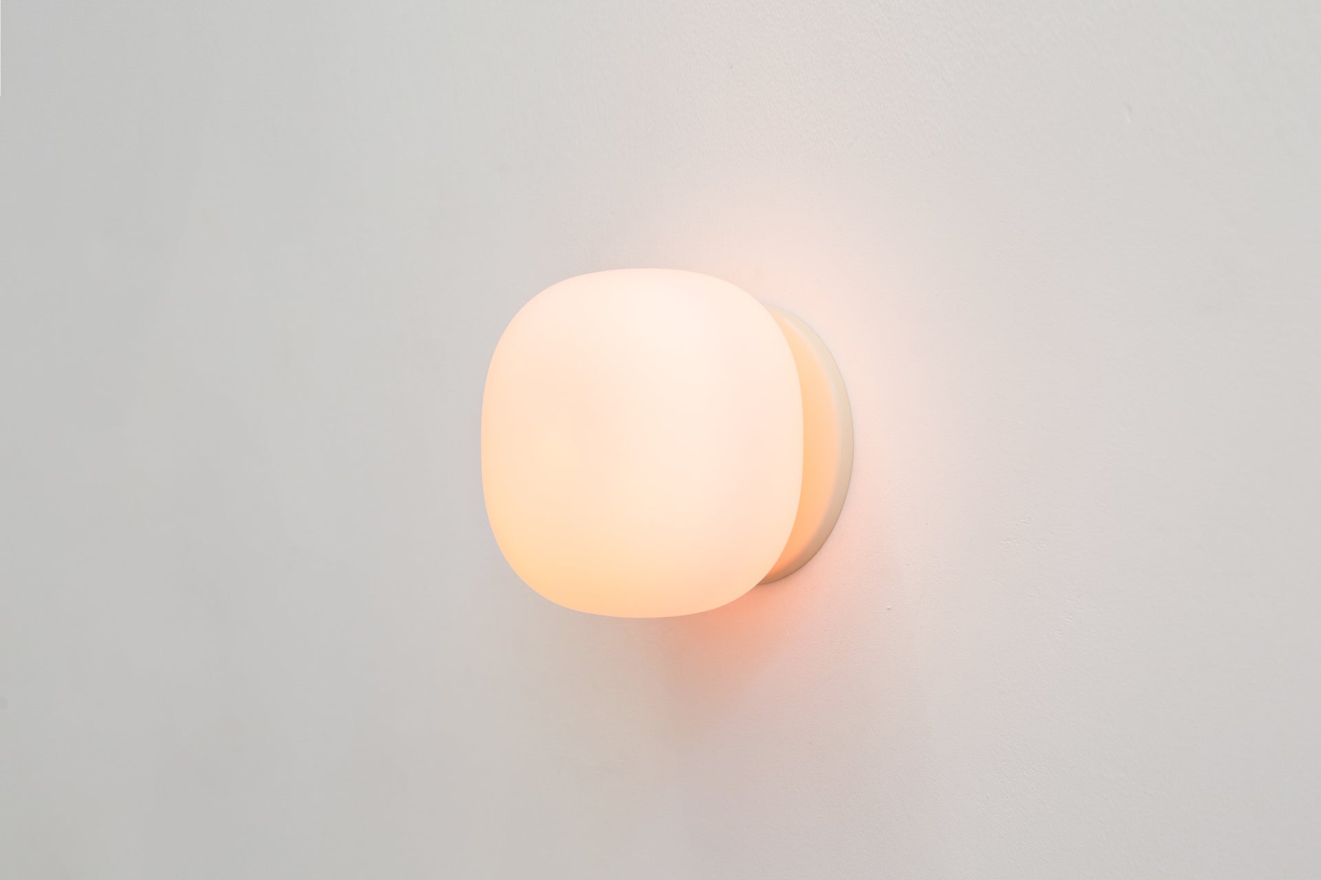 Pearl Sconce - 6" ADA,4.5",Canvas