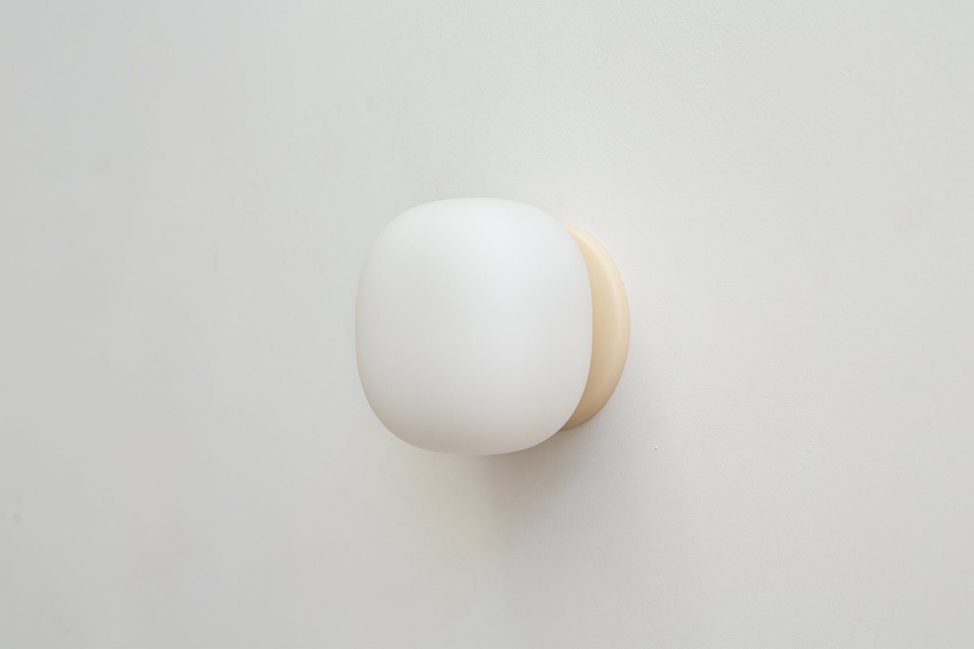 Pearl Sconce - 6" ADA,4.5",Canvas