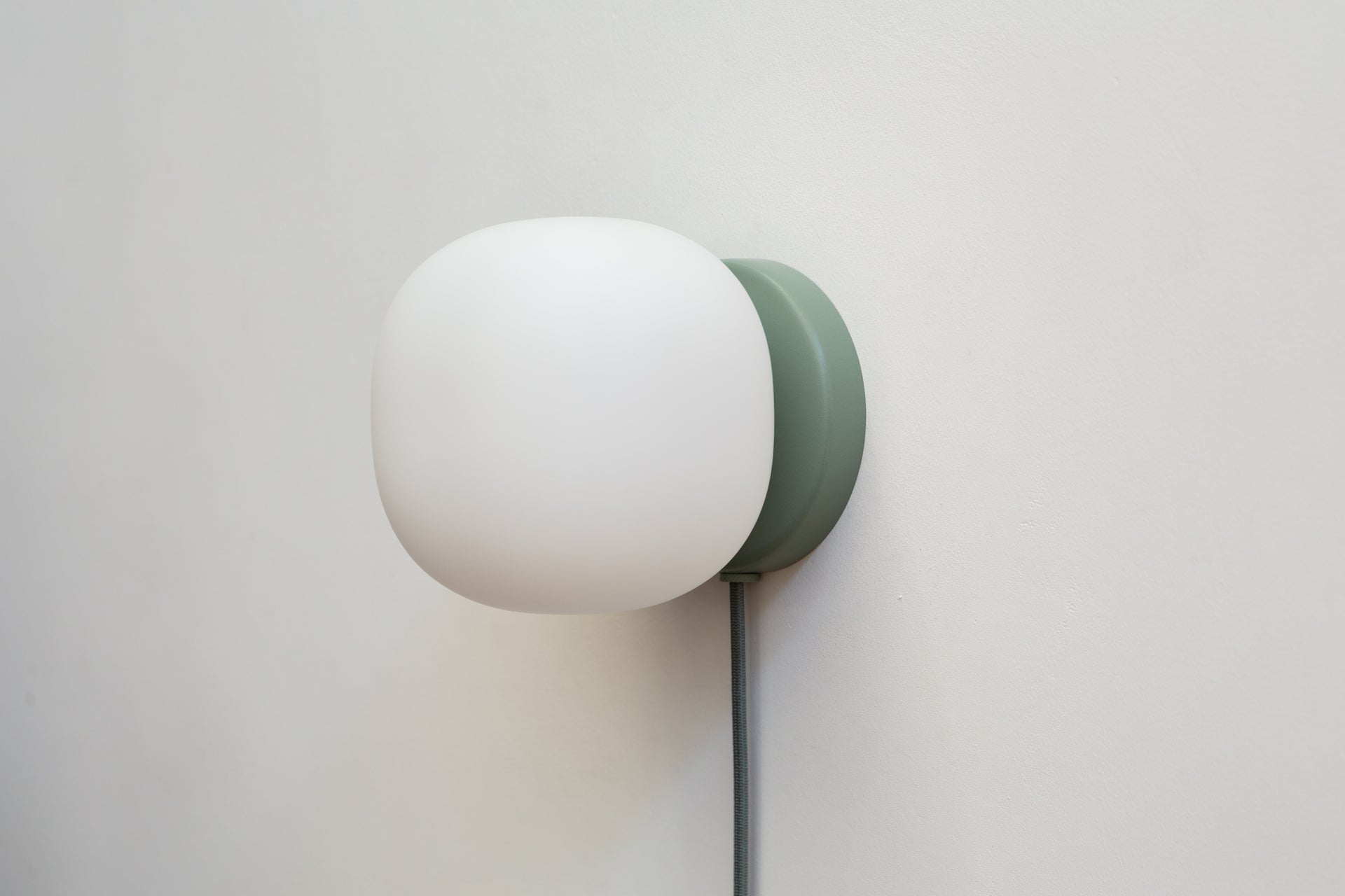 Pearl Sconce Plug-In - 6",Agave