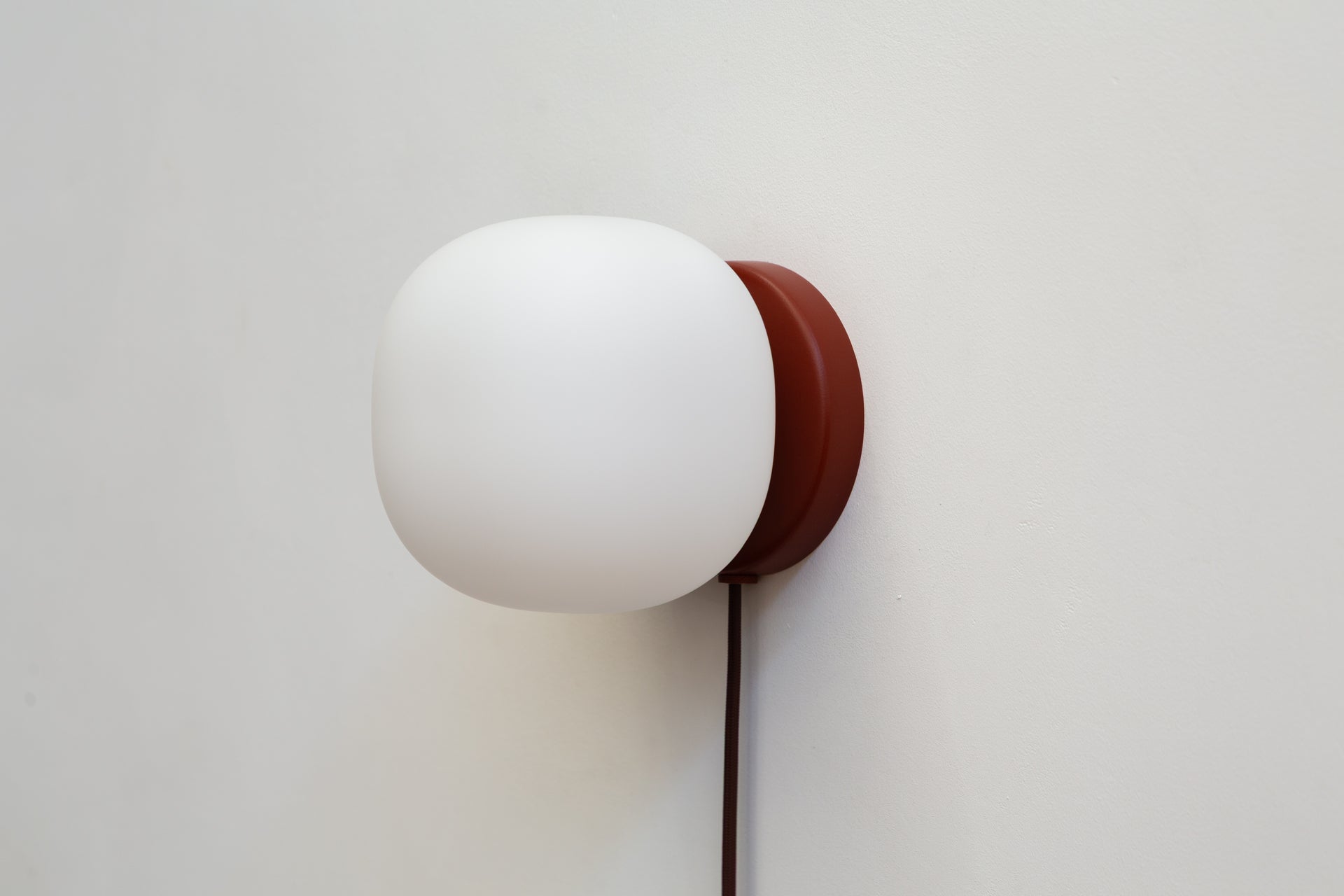 Pearl Sconce Plug-In - 6",Brick