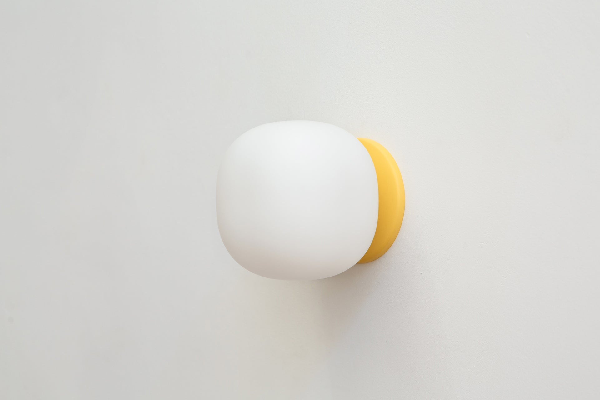 Pearl Sconce - 6",4.5",Beeswax