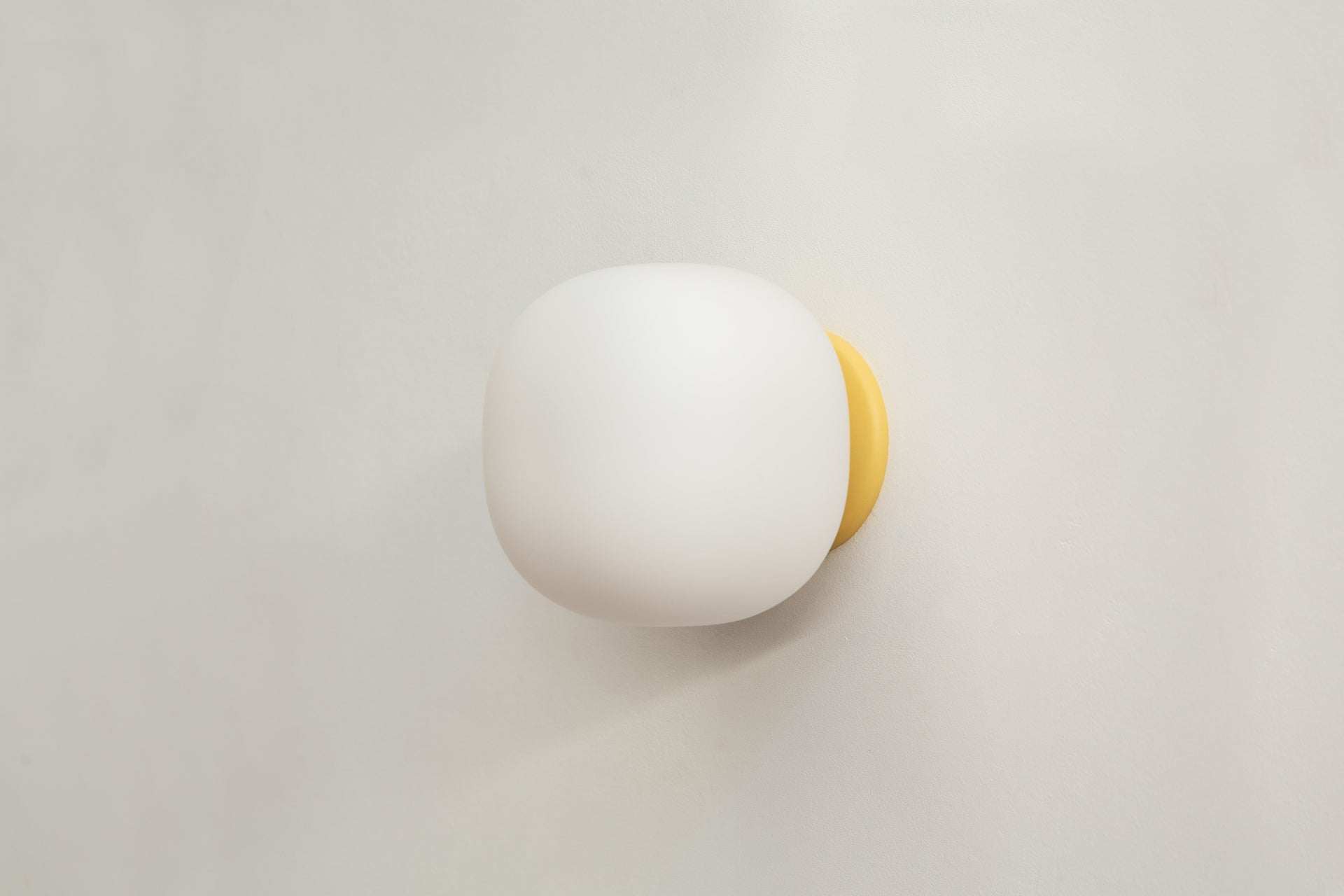 Pearl Sconce - 6",3.5",Beeswax