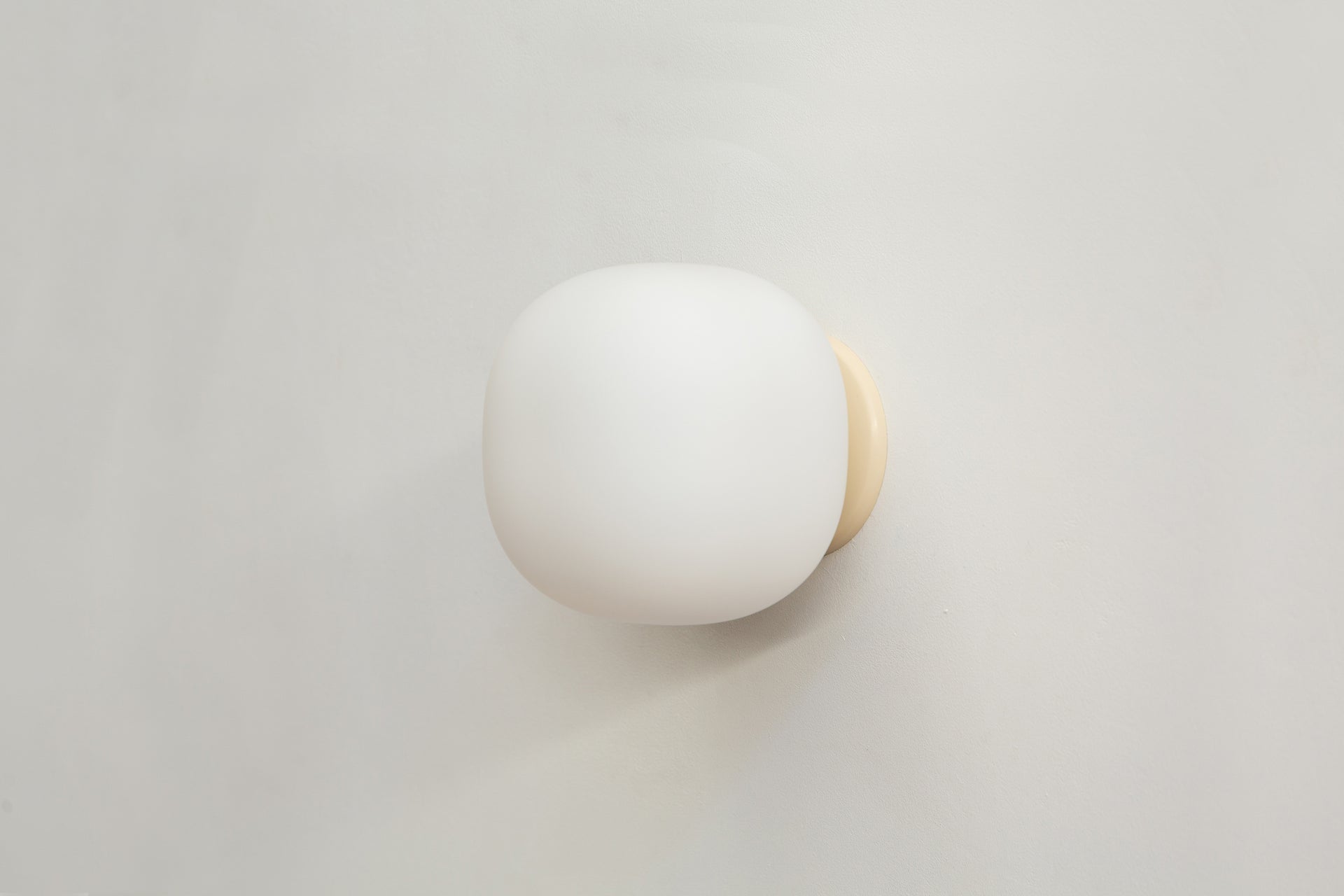 Pearl Sconce - 6",3.5",Canvas