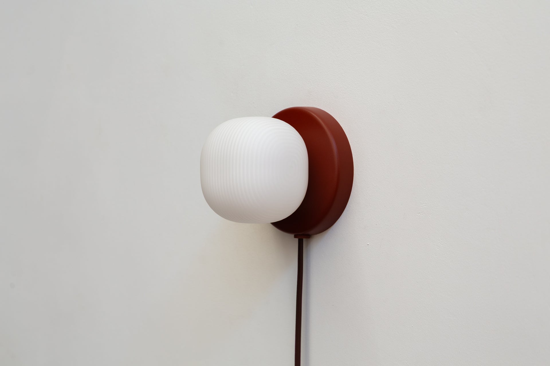 Pearl Sconce Plug-In - 4" Reeded,Brick