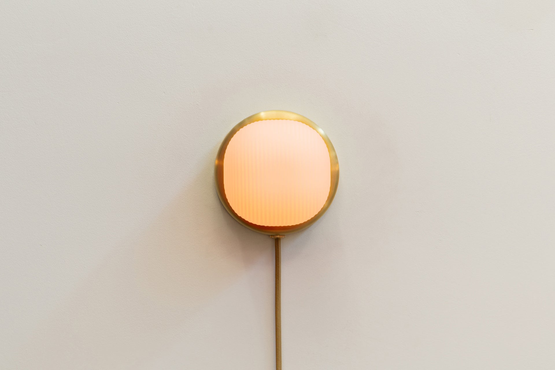 Pearl Sconce Plug-In - 4" Reeded,Brass
