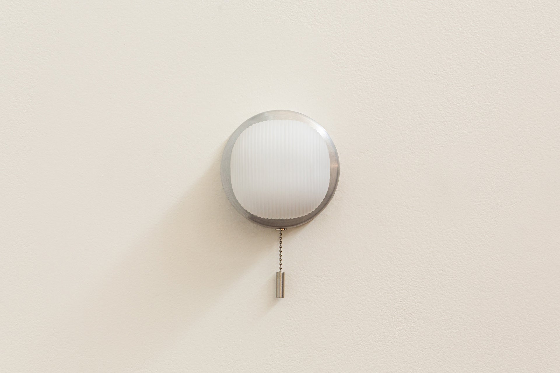 Pearl Waxed Aluminum Lifestyle - Pearl Waxed Aluminum Lifestyle