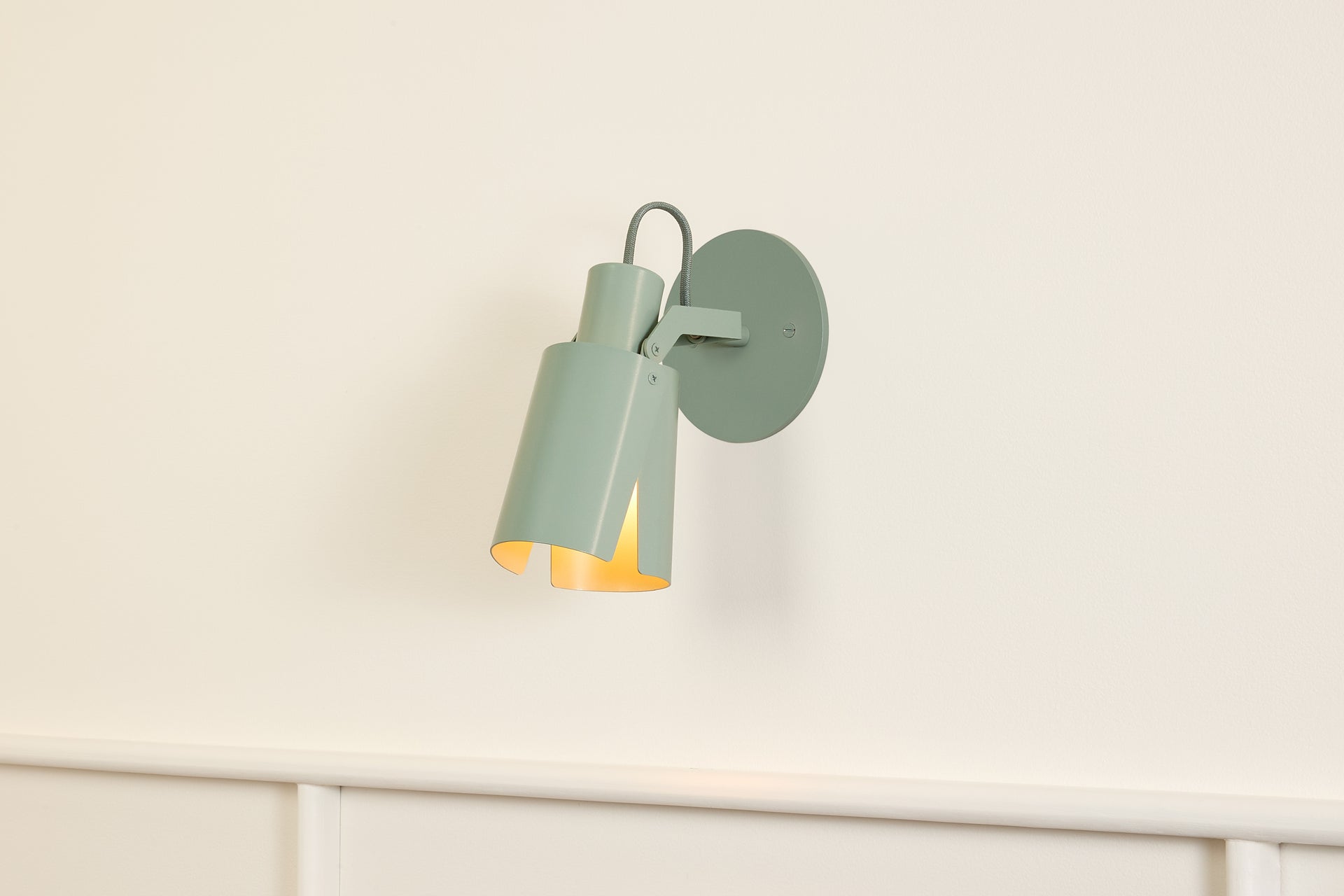 Peek Sconce - Circle,Agave,4.5"