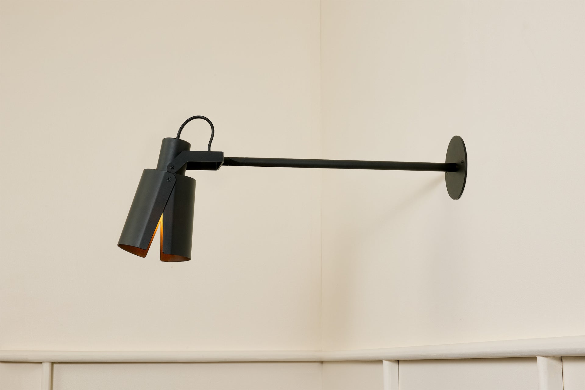 Peek Arm Sconce Circle - Black,12" Arm,3.5"