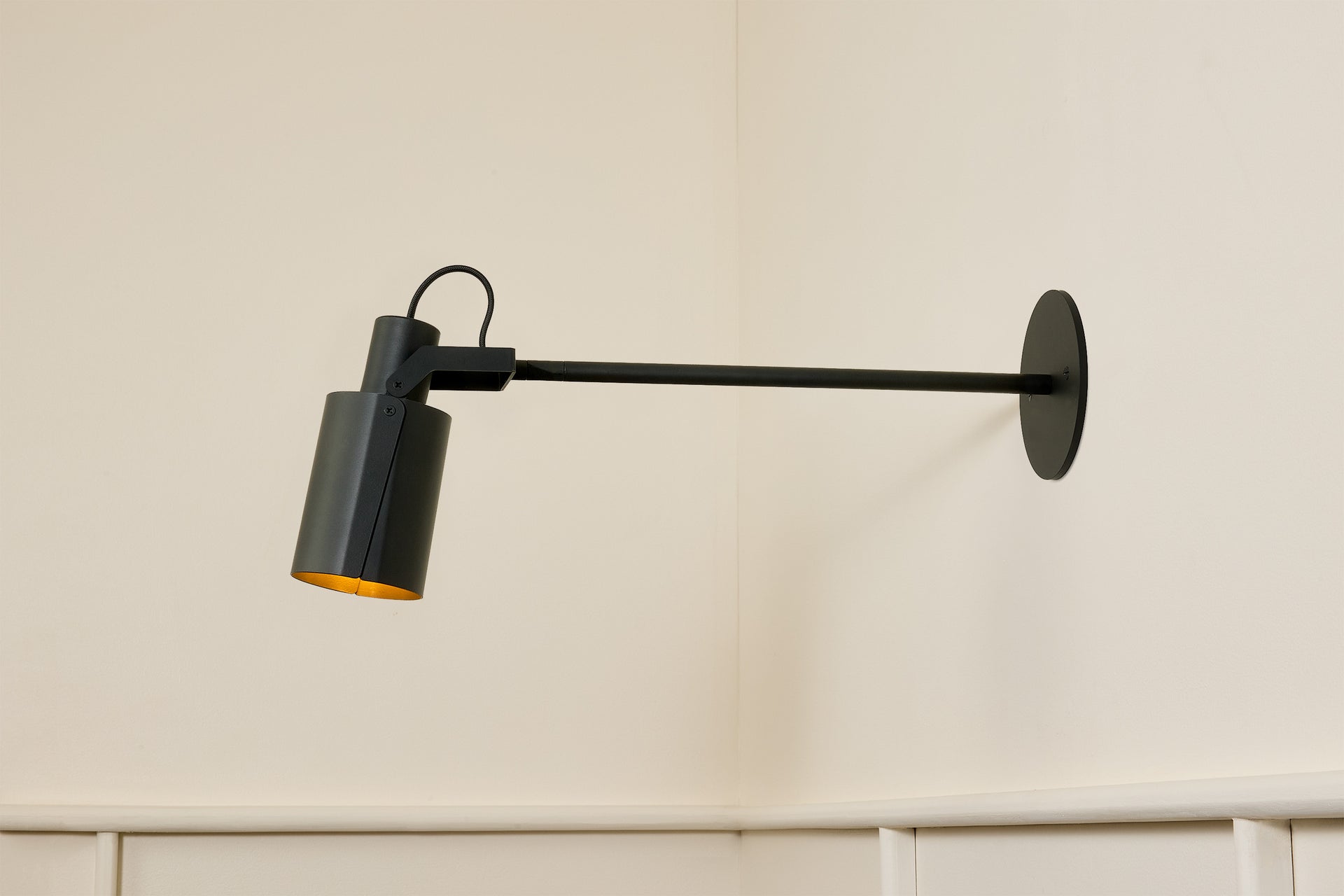 Peek Arm Sconce Circle - Black,12" Arm,4.5"