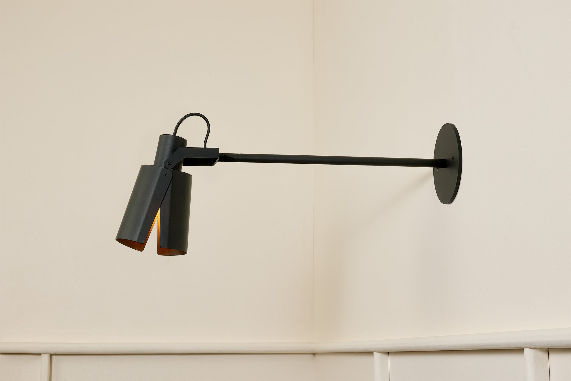 Peek Arm Sconce Circle - Black,12" Arm,4.5"