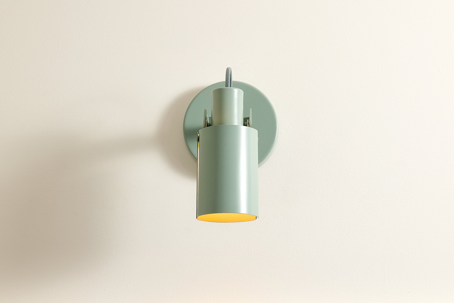 Peek Sconce Switch - Circle,Agave