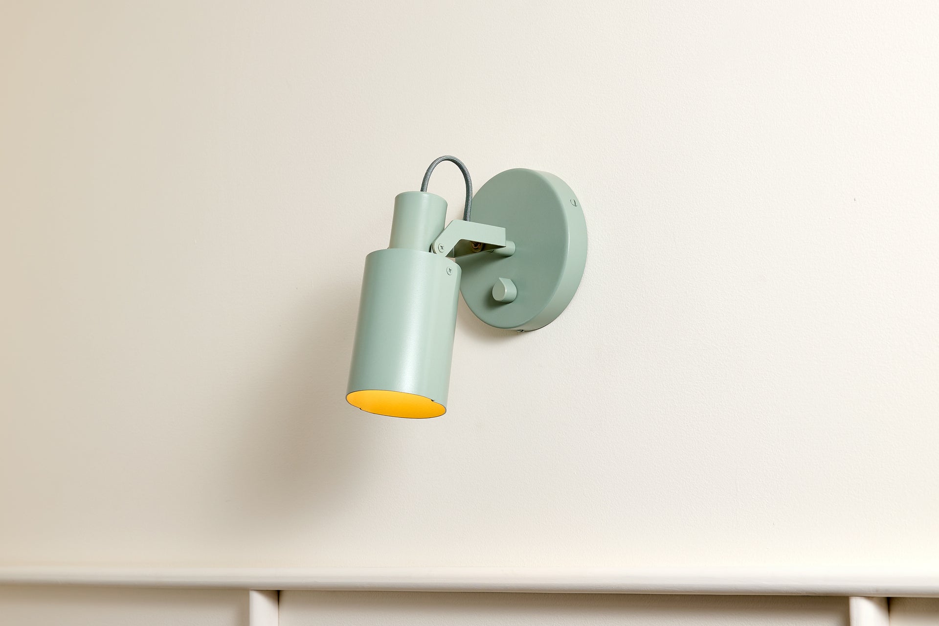 Peek Sconce Switch - Circle,Agave