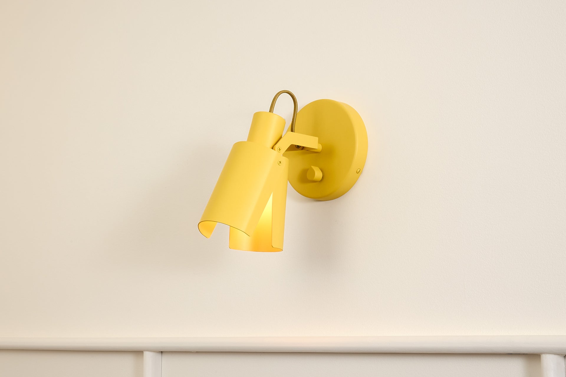 Peek Sconce Switch - Circle,Beeswax