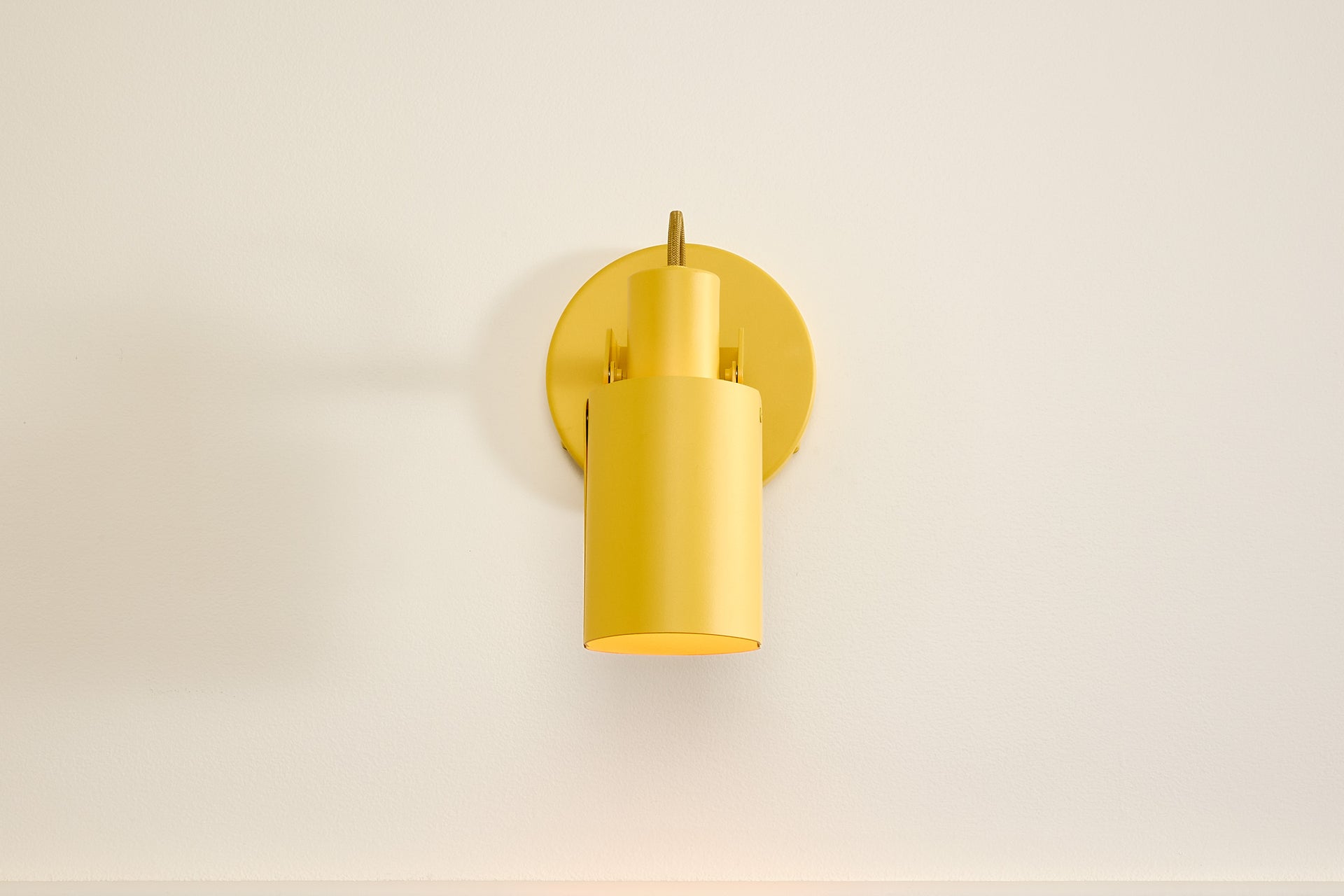 Peek Sconce Switch - Circle,Beeswax