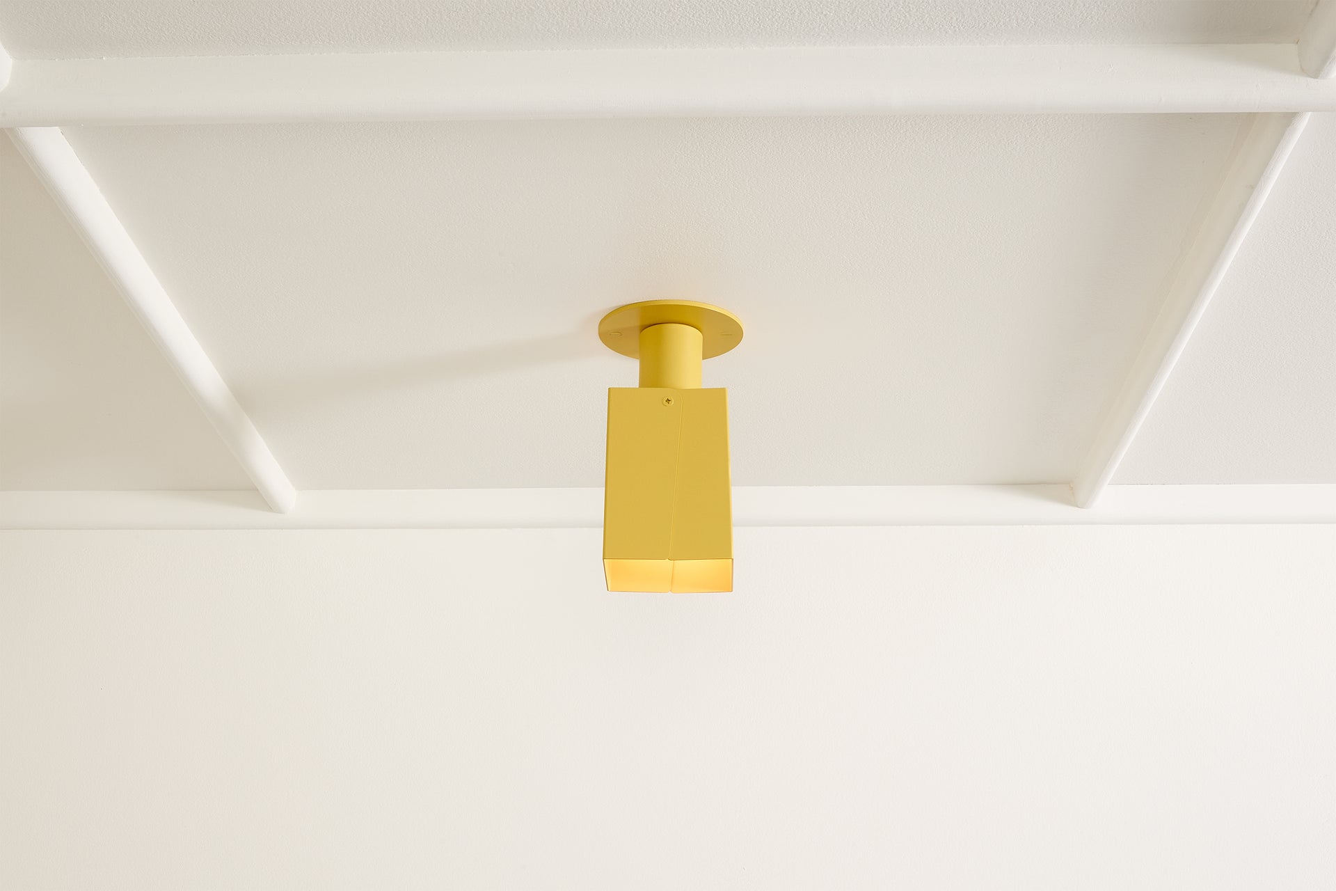 Peek Can - Square,Beeswax,3.5"