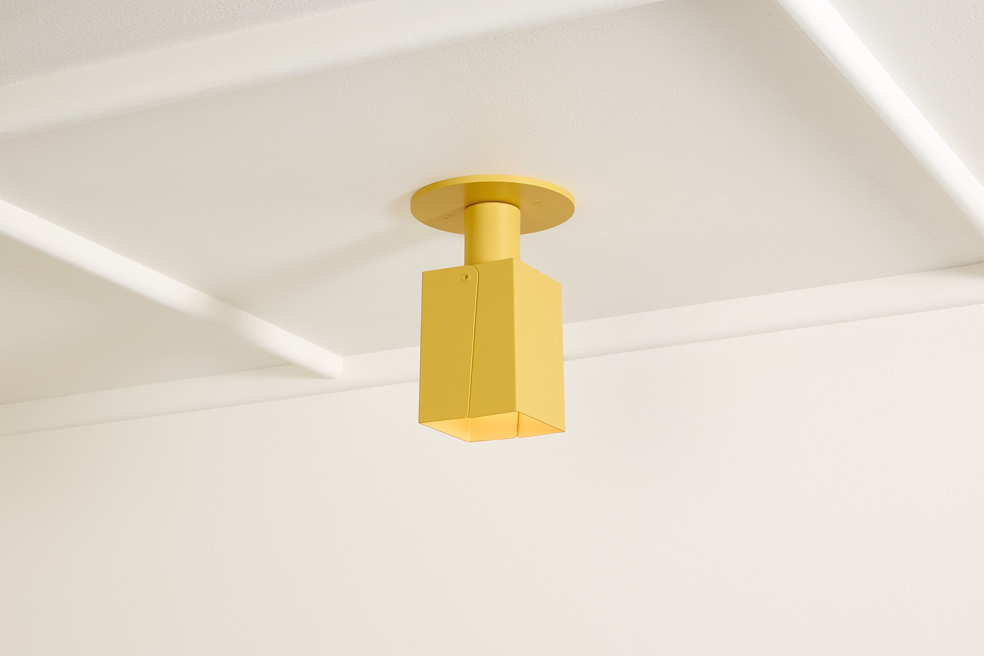 Peek Can - Square,Beeswax,4.5"