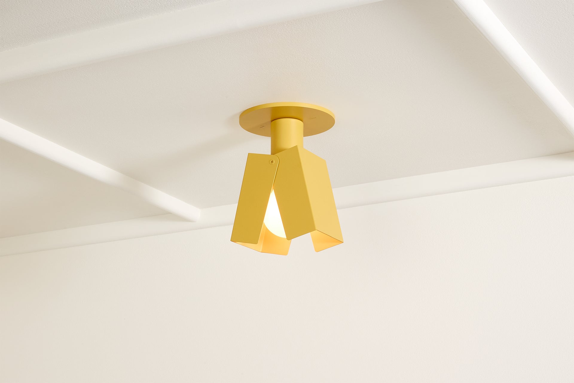 Peek Can - Square,Beeswax,4.5"