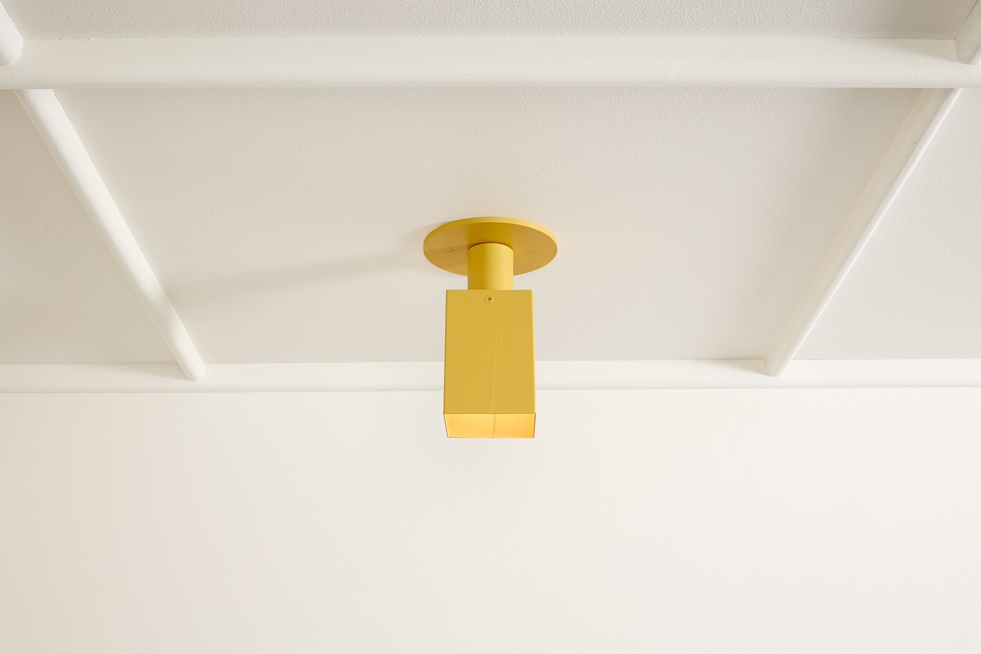 Peek Can - Square,Beeswax,4.5"