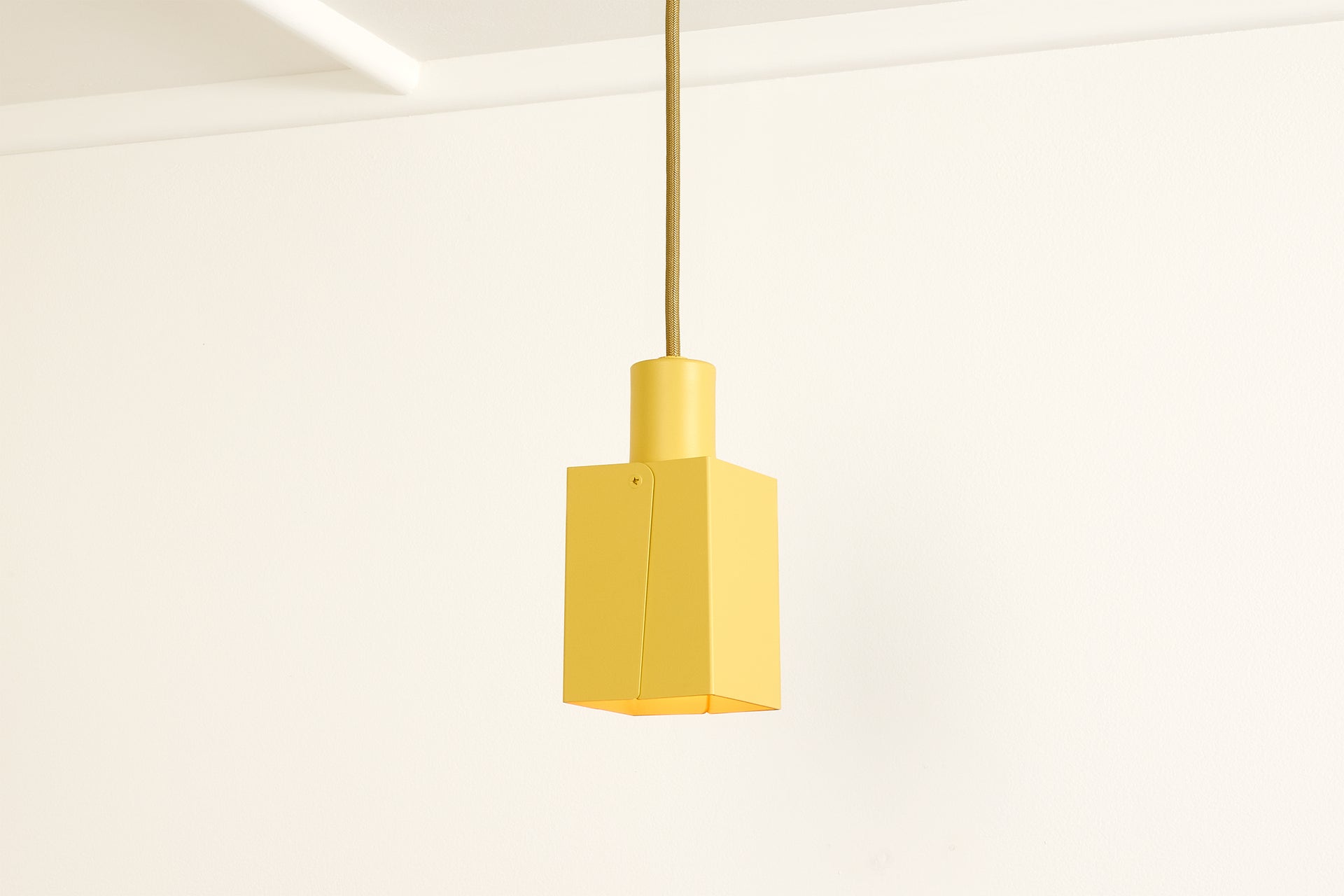 Peek Pendant - Square,Beeswax,4.5"